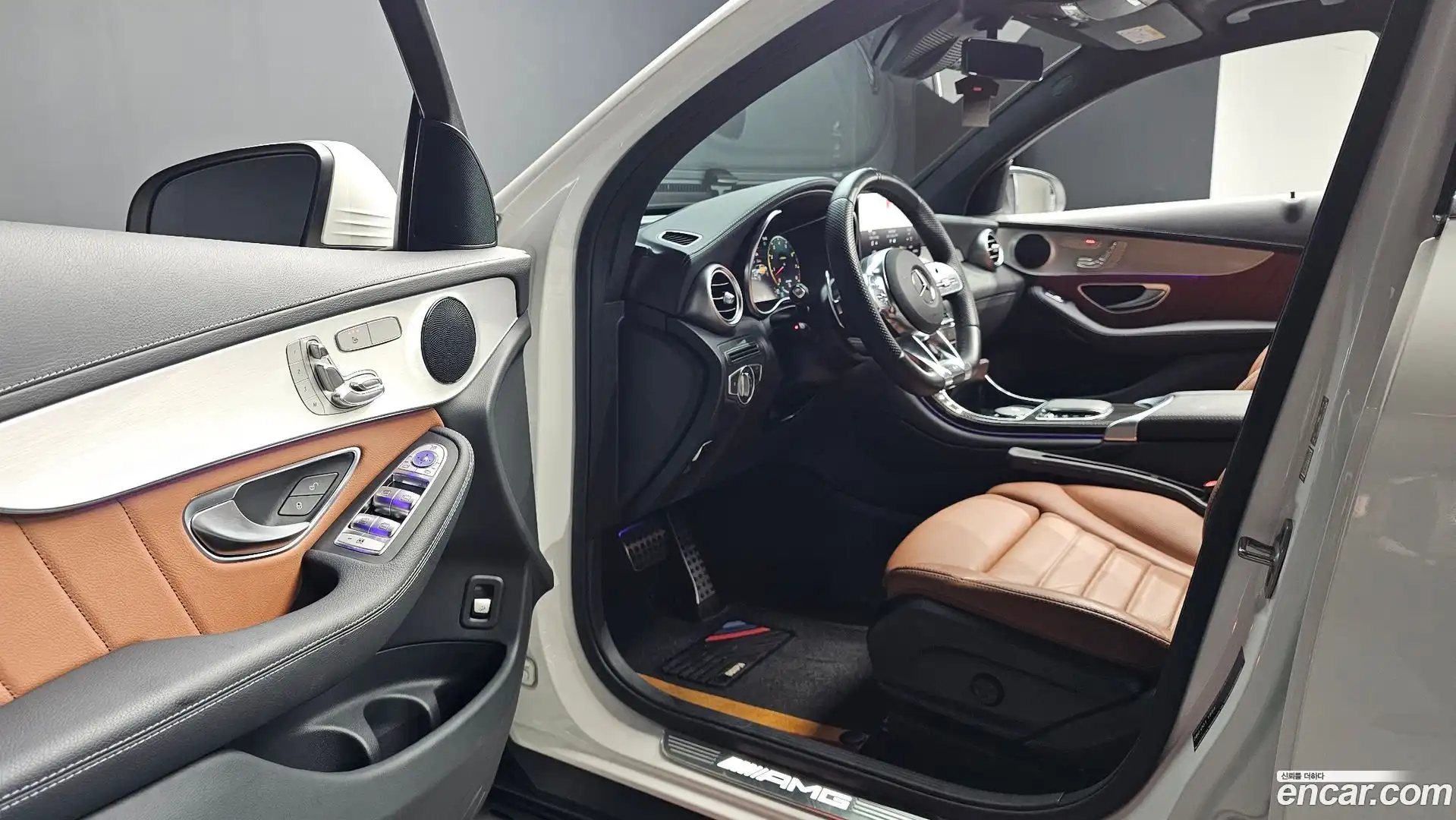 GLC-Class Mercedes-Benz 2023.11-INNER-010