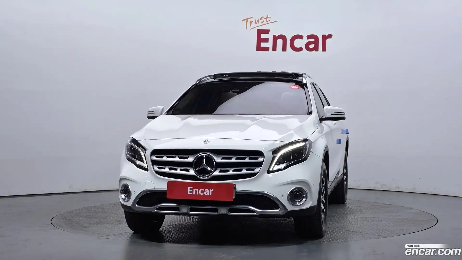 GLA-Class Mercedes-Benz 2019.0-OUTER-003