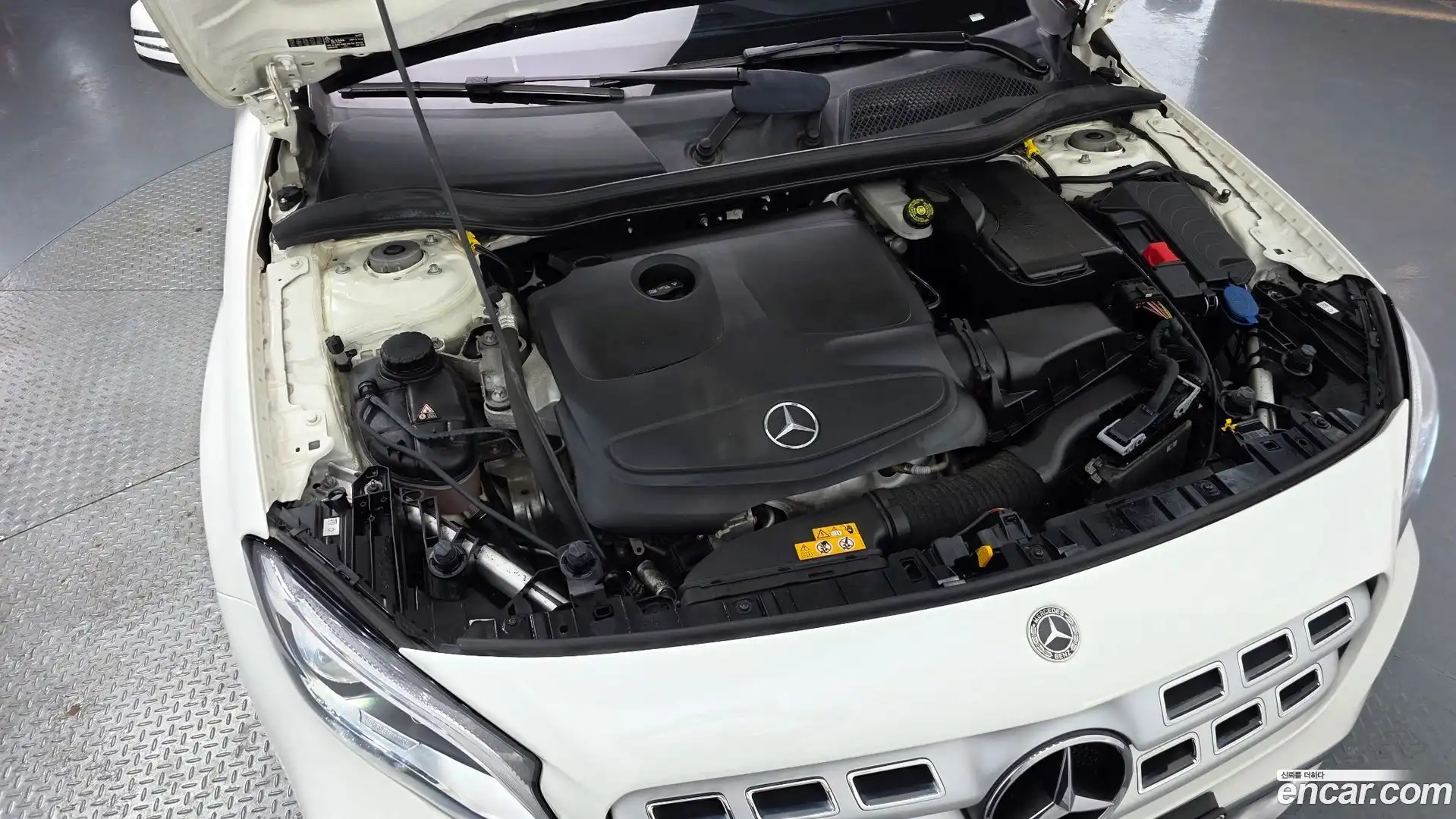 GLA-Class Mercedes-Benz 2019.0-OUTER-006
