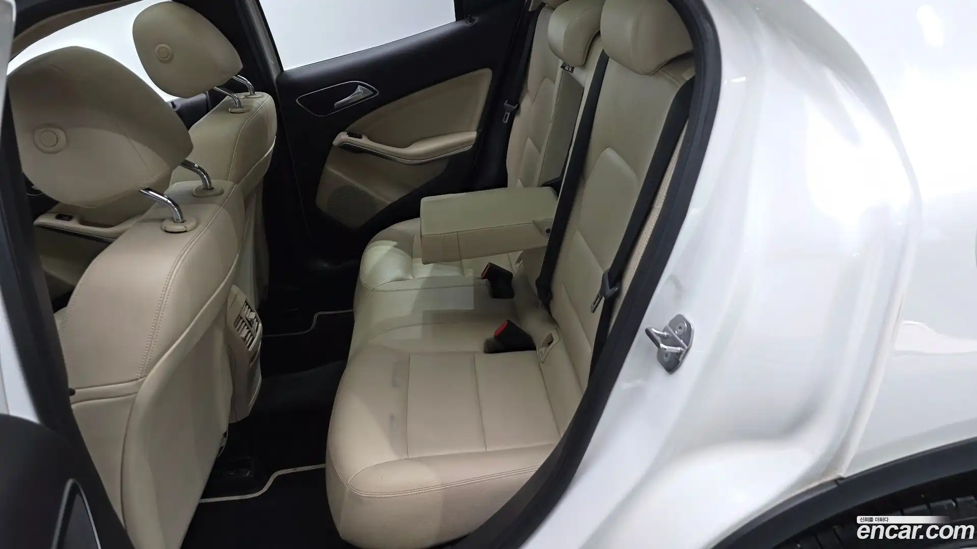 GLA-Class Mercedes-Benz 2019.0-OPTION-016
