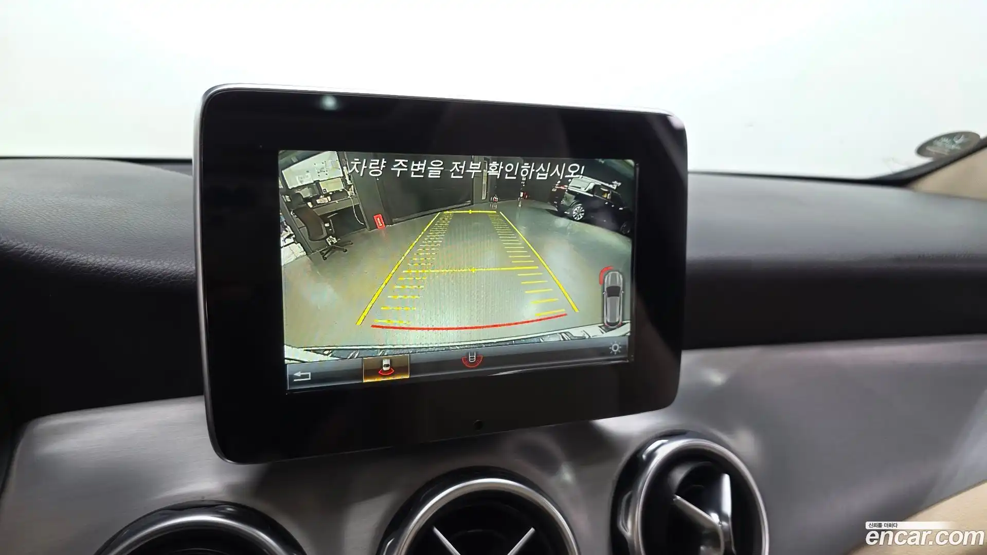 GLA-Class Mercedes-Benz 2019.0-OPTION-018