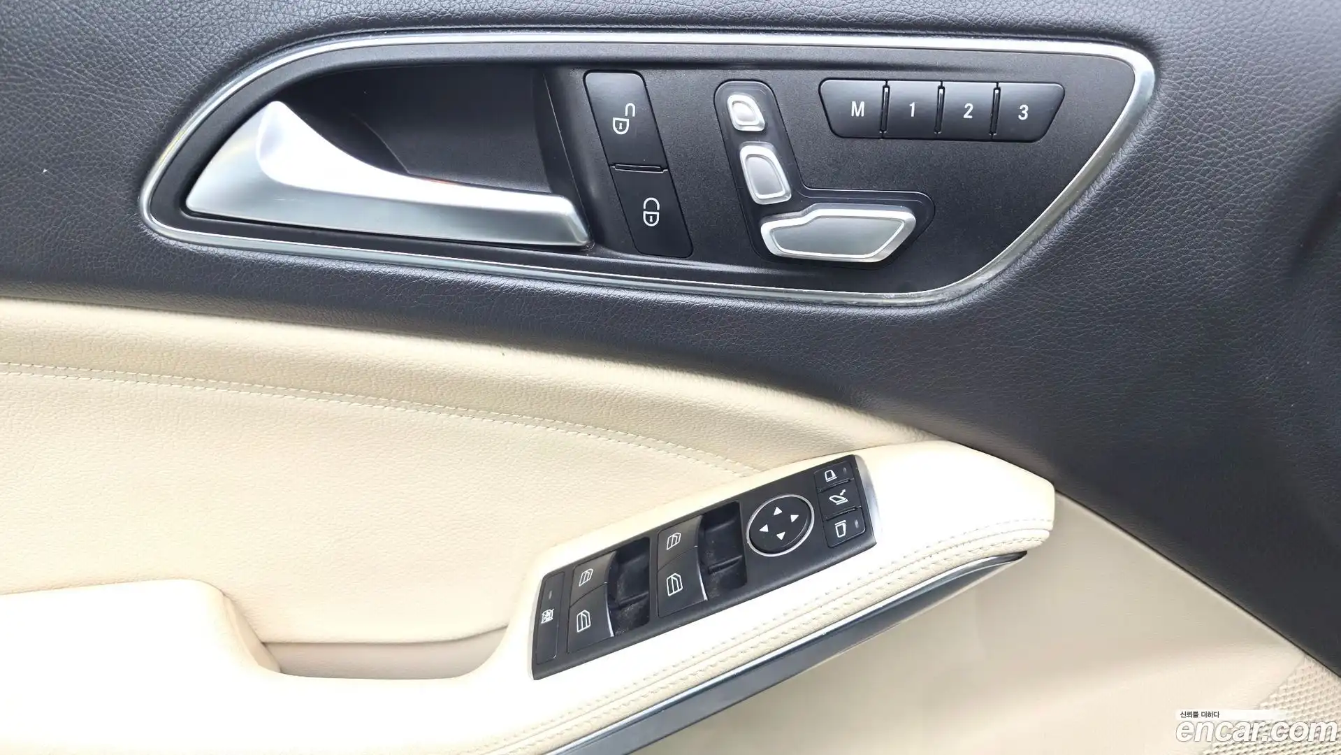 GLA-Class Mercedes-Benz 2019.0-OPTION-041