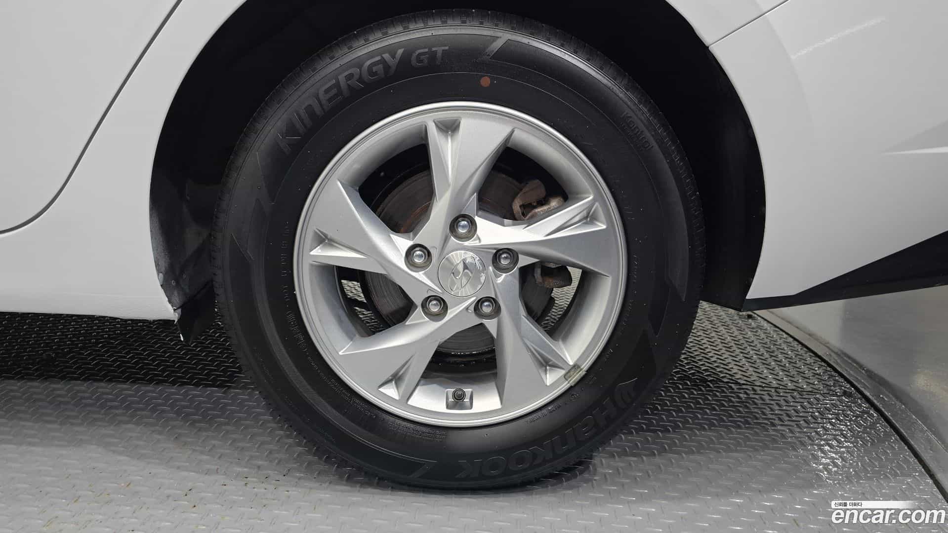 AVANTE Hyundai 2020.6-OUTER-031