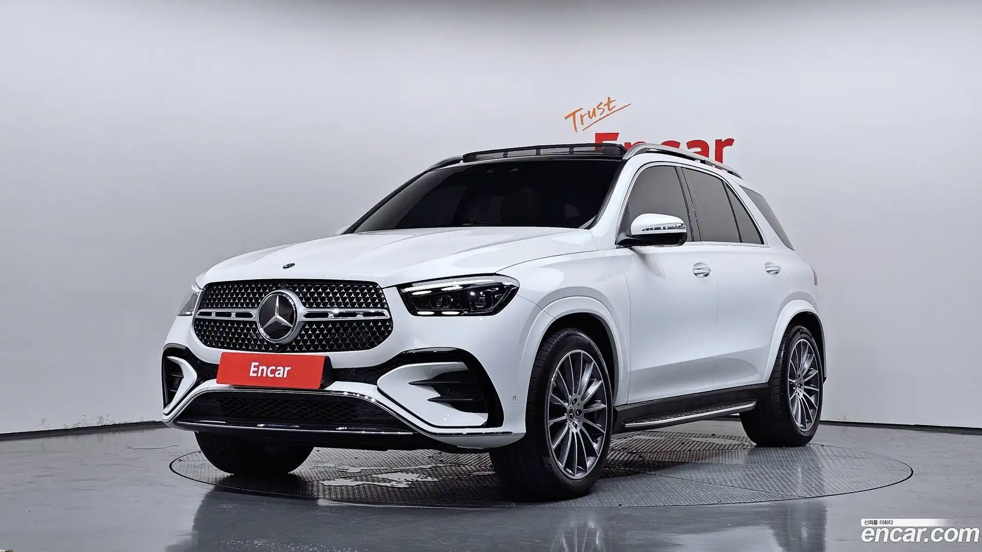 GLE-Class Mercedes-Benz 2025.0-OUTER-001