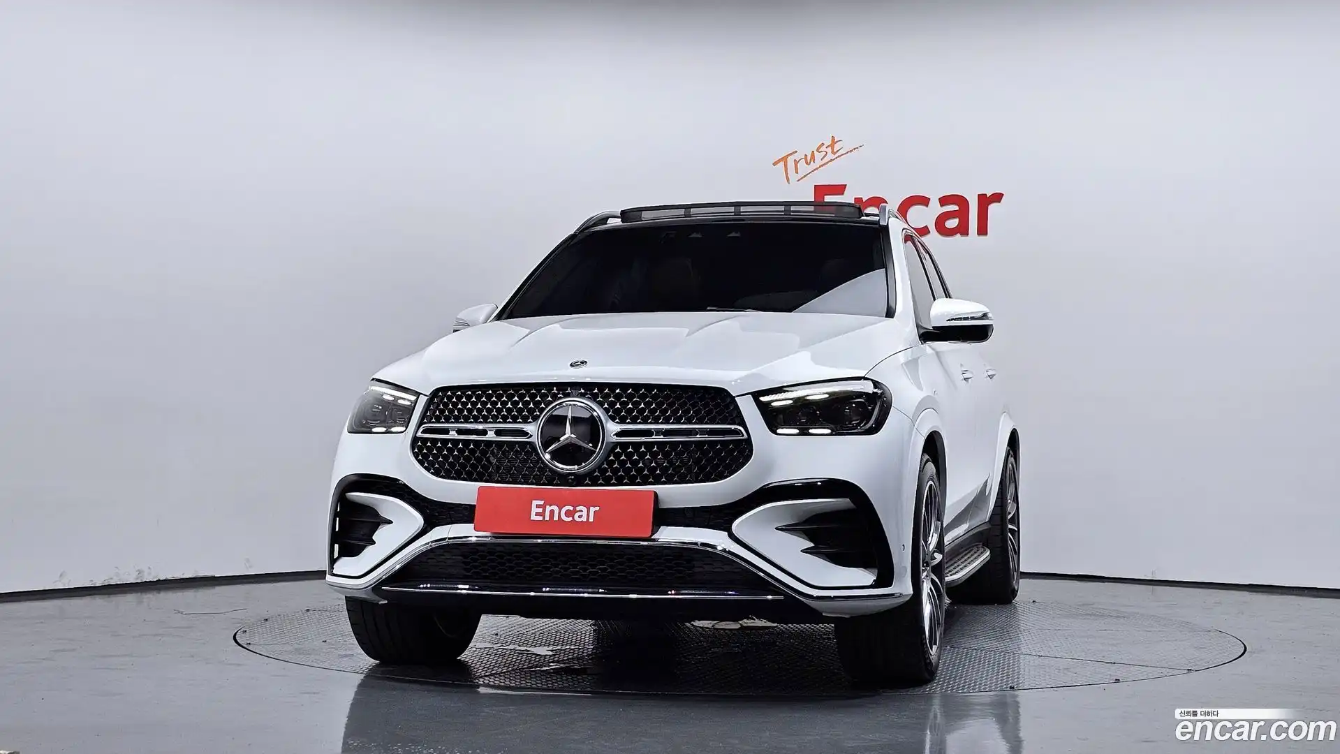 GLE-Class Mercedes-Benz 2025.0-OUTER-003