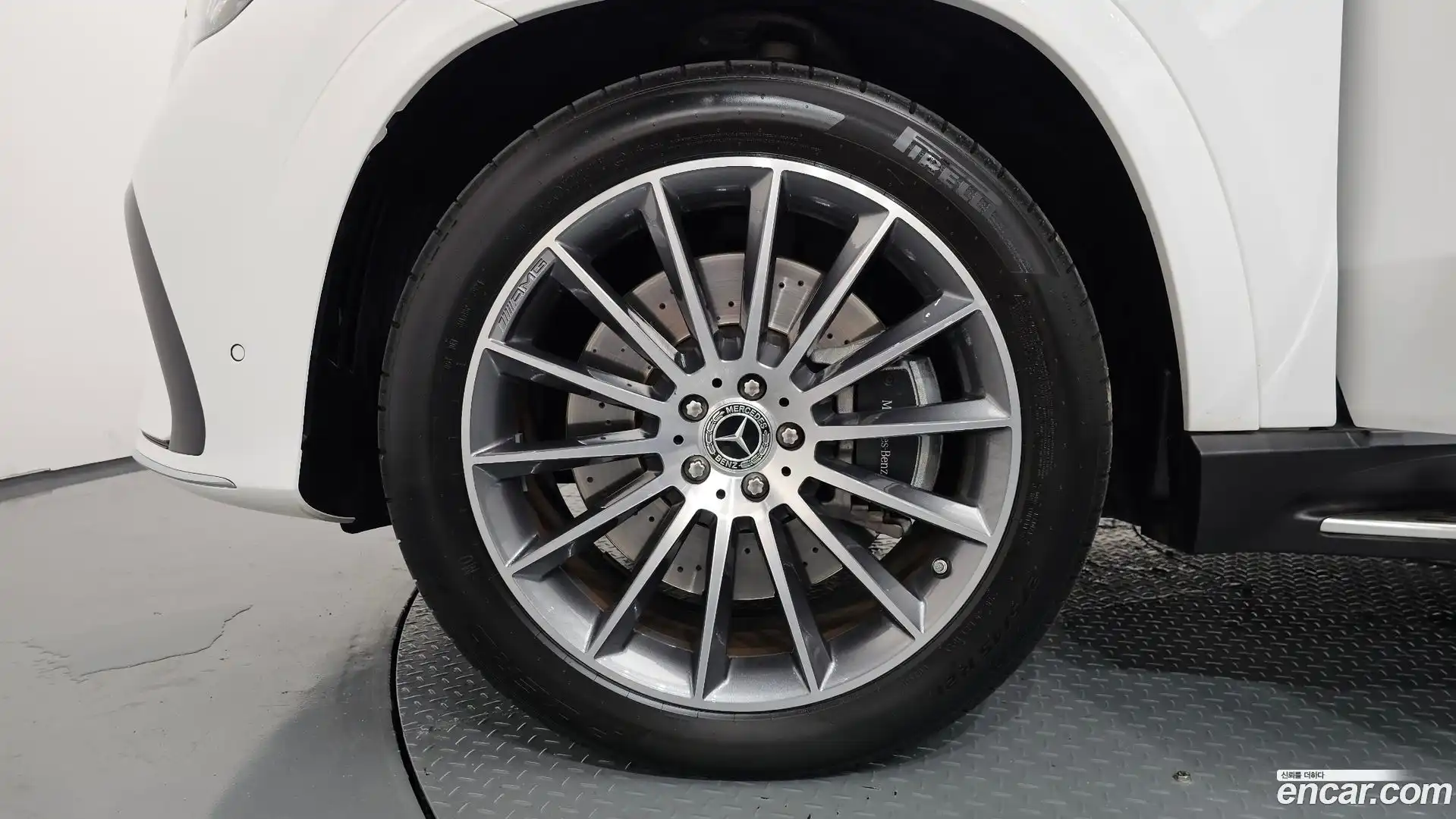 GLE-Class Mercedes-Benz 2025.0-OUTER-005