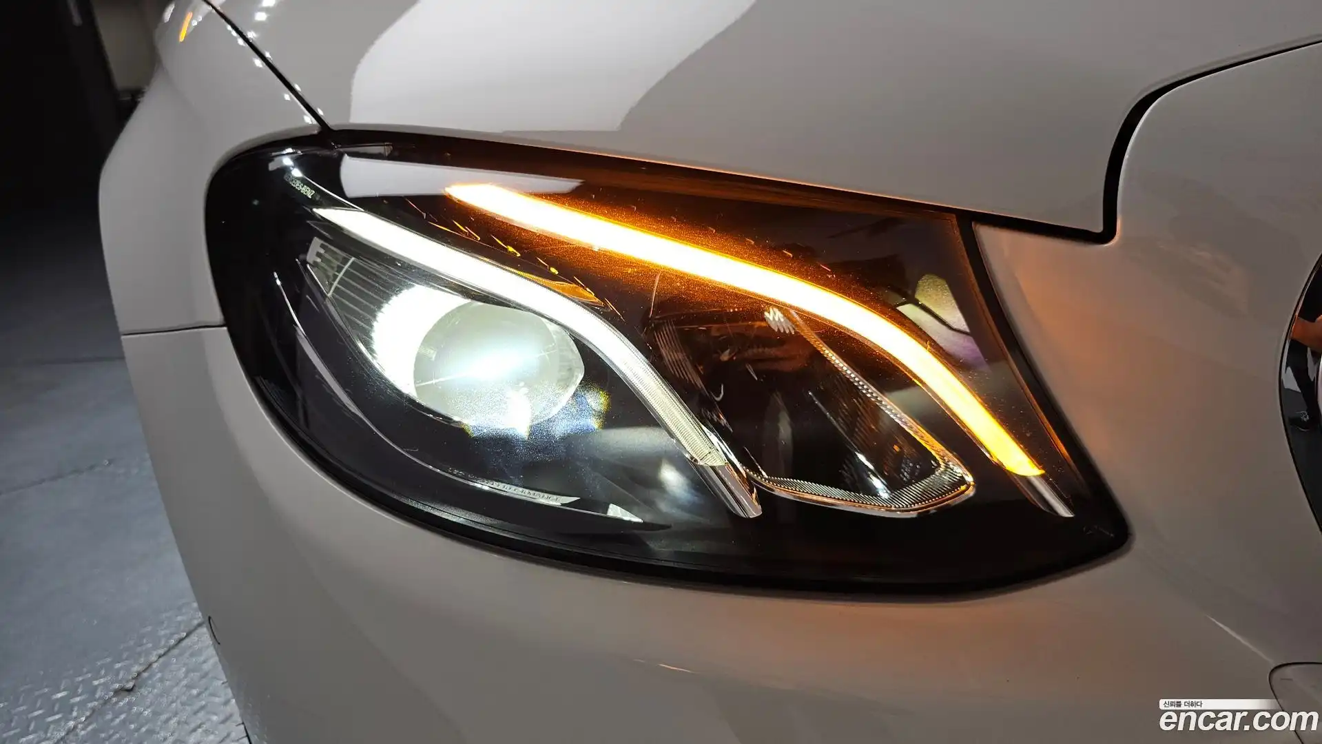 E-Class Mercedes-Benz 2019.6-OUTER-032