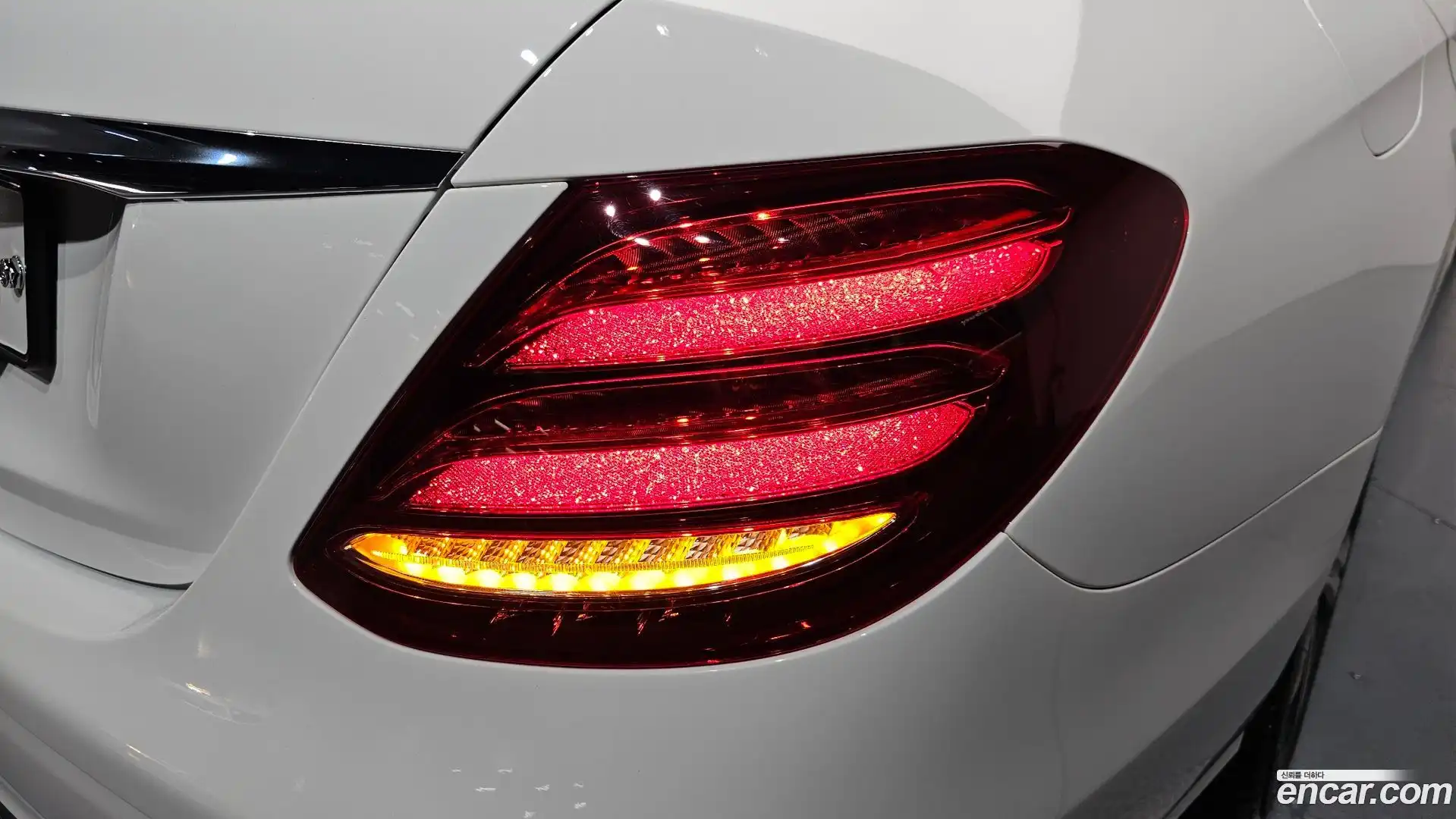 E-Class Mercedes-Benz 2019.6-OUTER-033