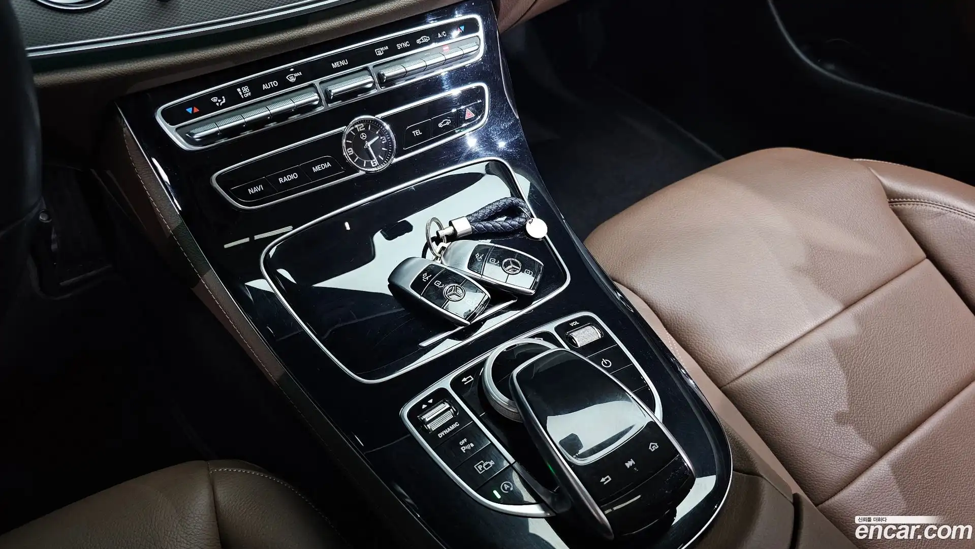 E-Class Mercedes-Benz 2019.6-OPTION-040