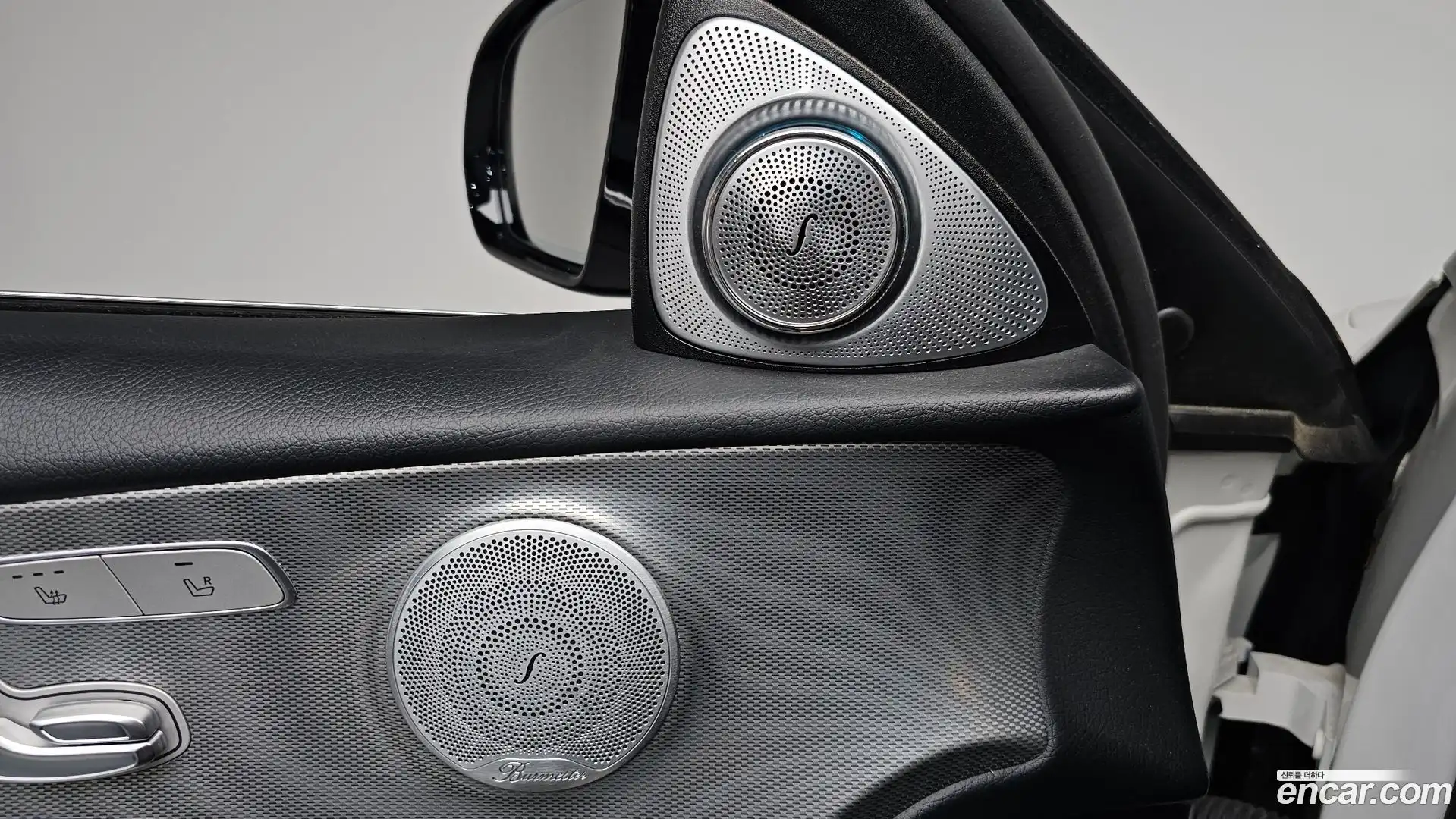 E-Class Mercedes-Benz 2019.6-OPTION-041