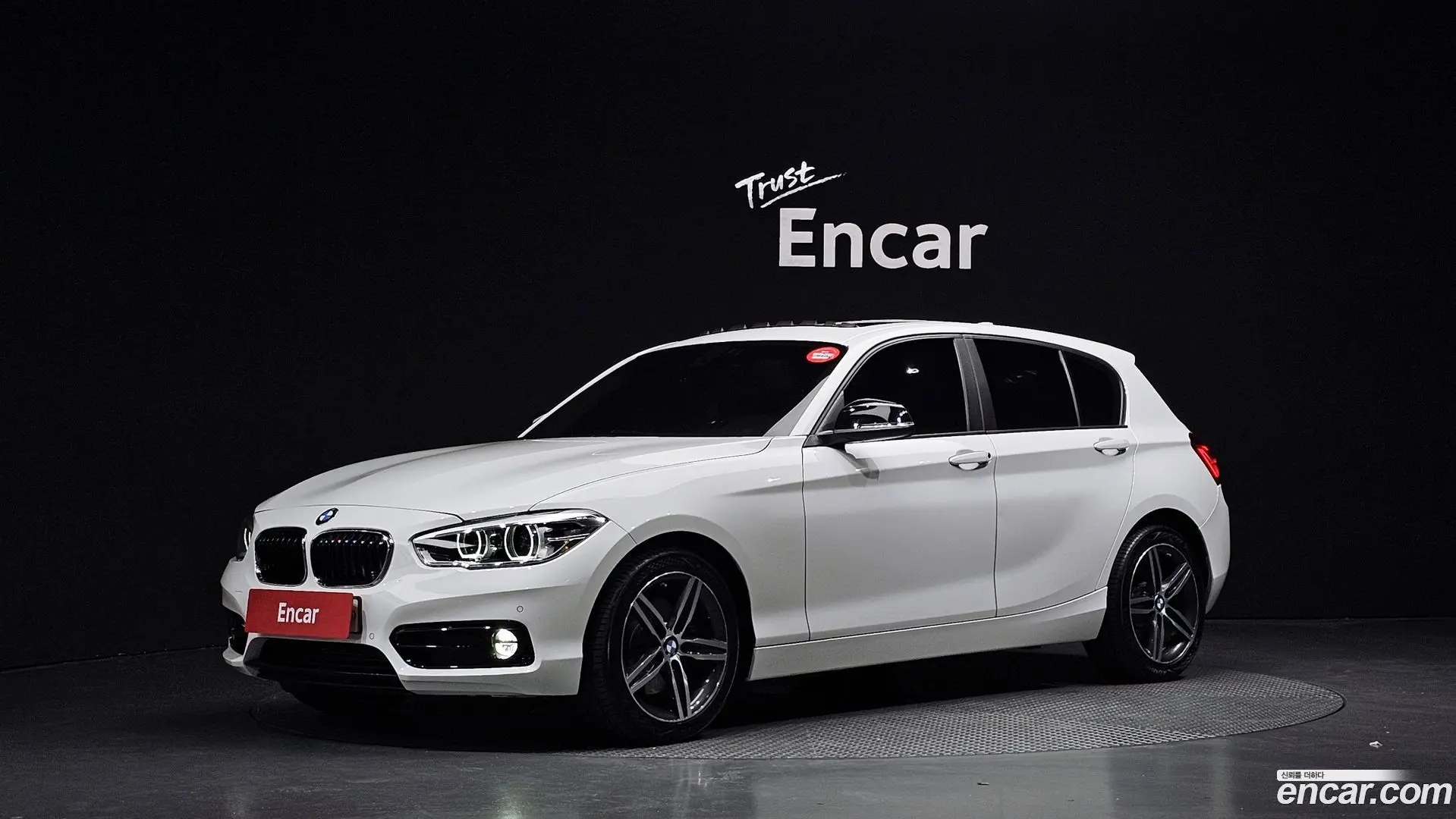 Main__Slider__Photo:1-Series BMW 2017.8-0
