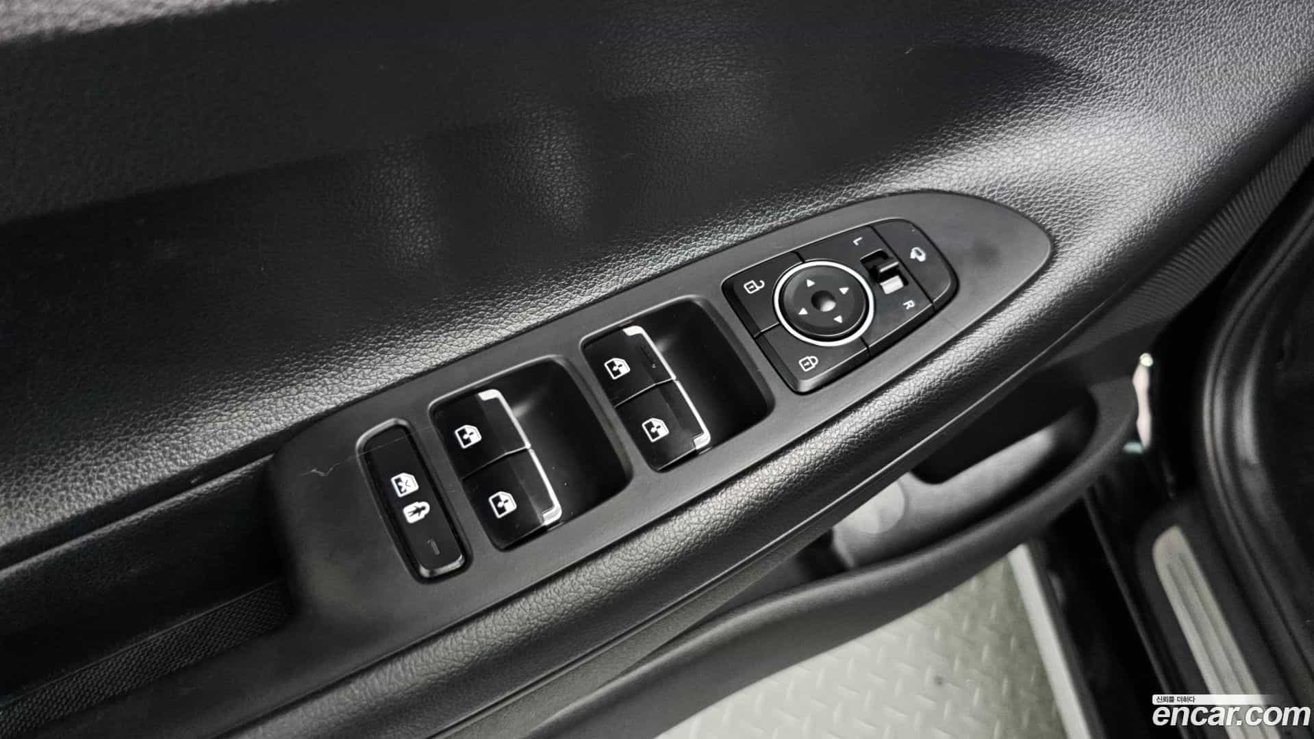 Grandeur Hyundai 2021.3-OPTION-041
