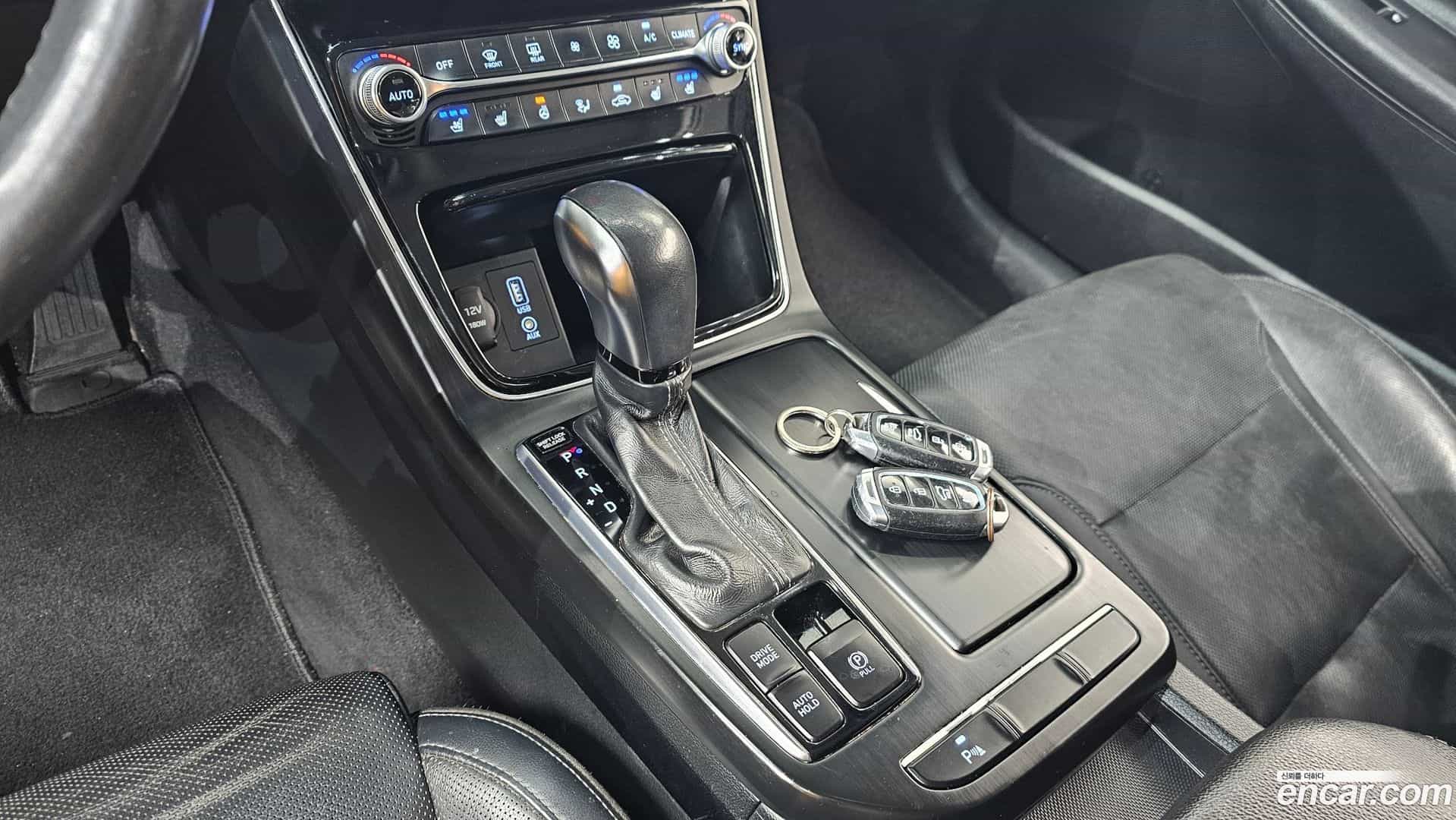 Grandeur Hyundai 2017.0-INNER-009