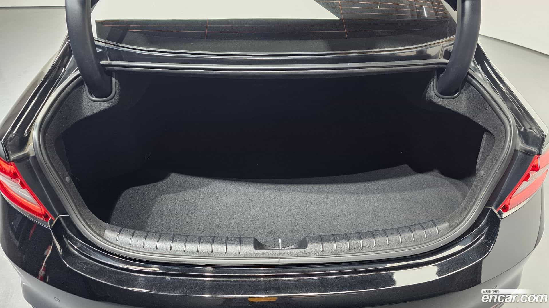 Grandeur Hyundai 2017.0-OPTION-024