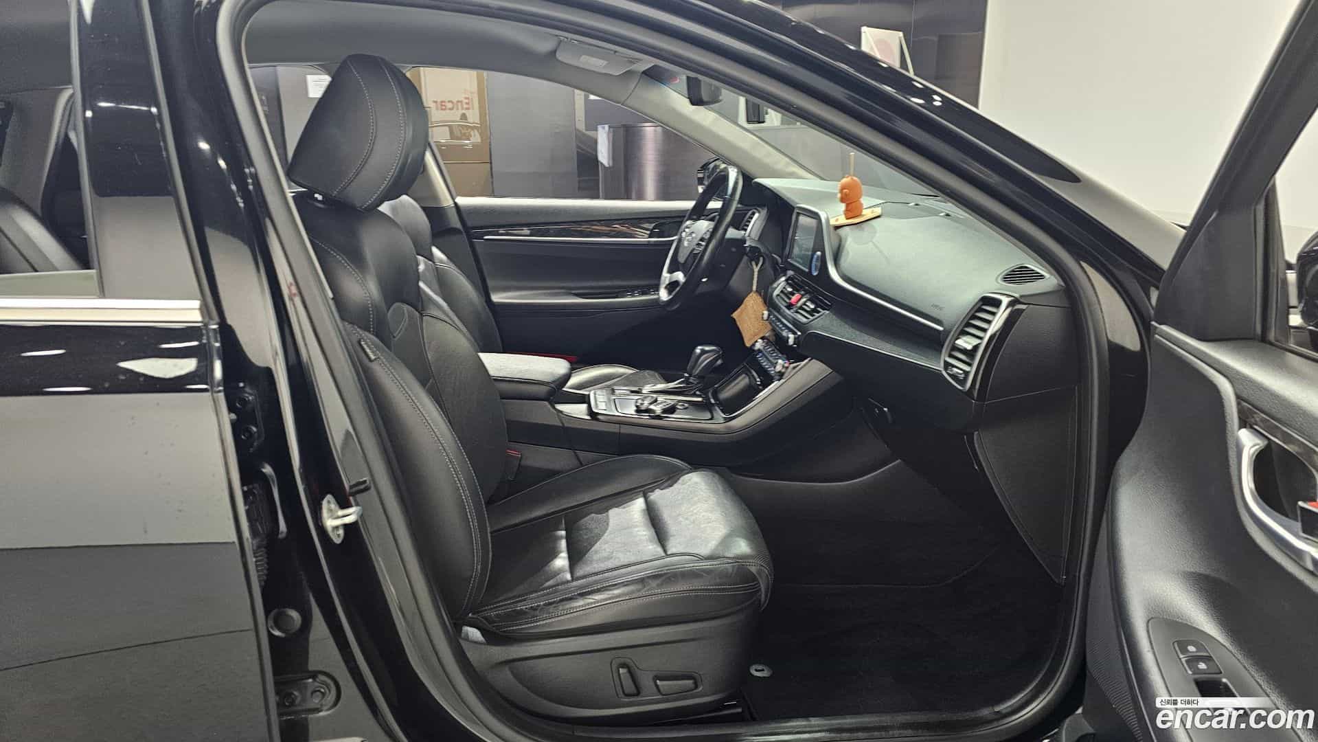 Grandeur Hyundai 2017.0-INNER-036