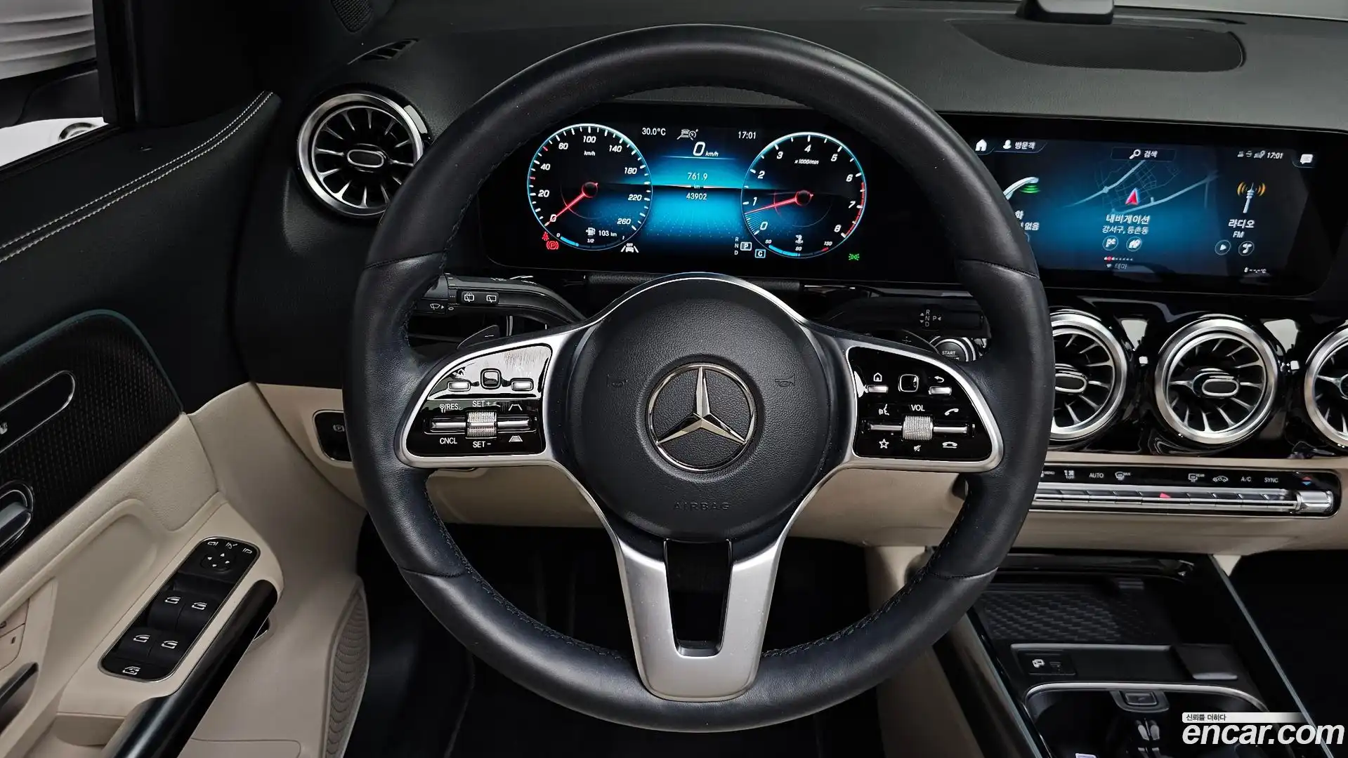 GLA-Class Mercedes-Benz 2021.4-OPTION-017