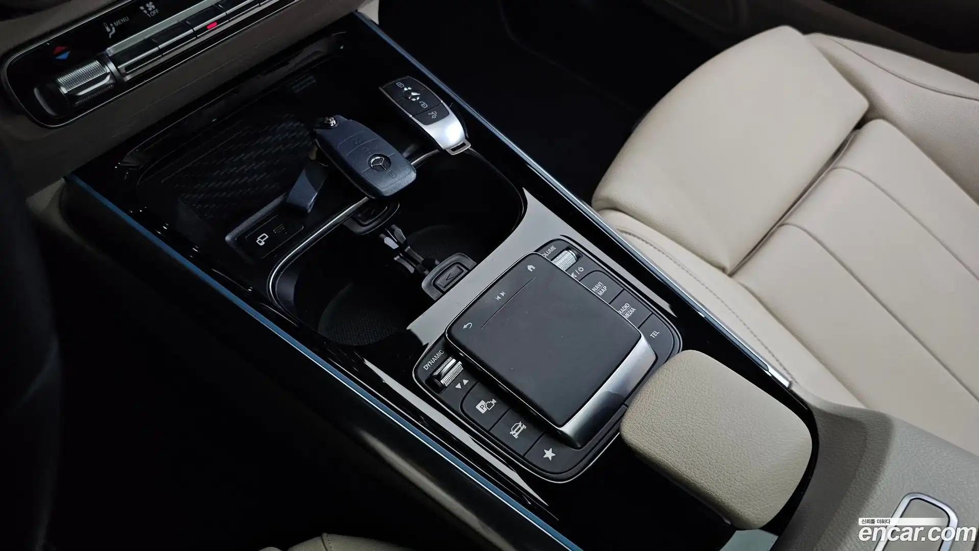 GLA-Class Mercedes-Benz 2021.4-OPTION-020