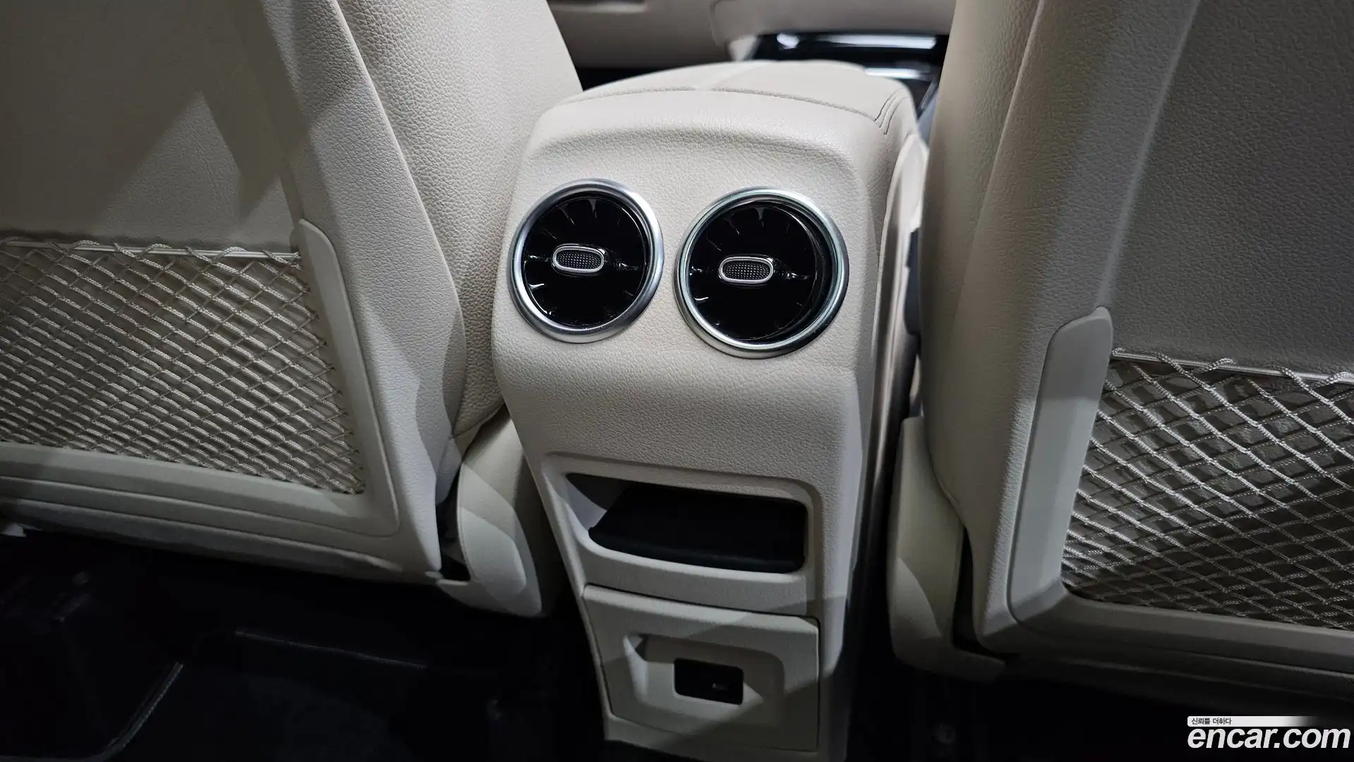 GLA-Class Mercedes-Benz 2021.4-OPTION-044