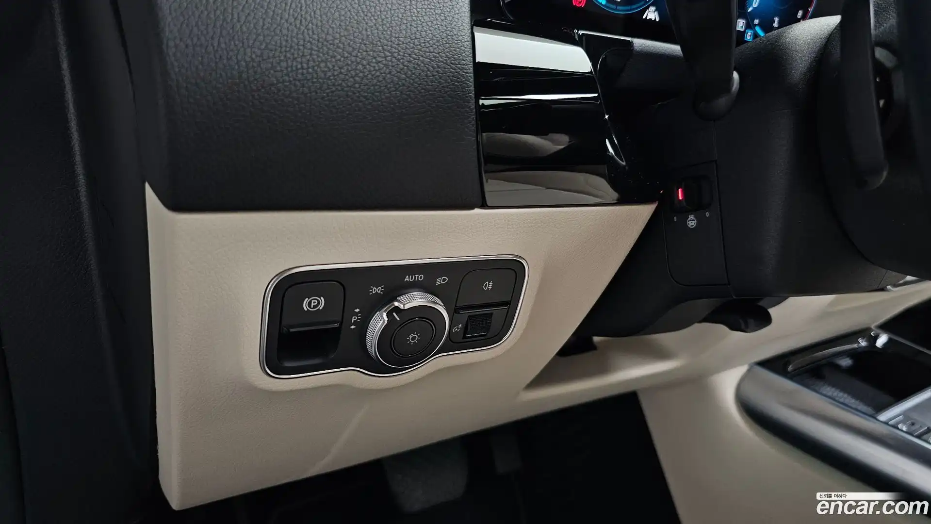 GLA-Class Mercedes-Benz 2021.4-OPTION-047