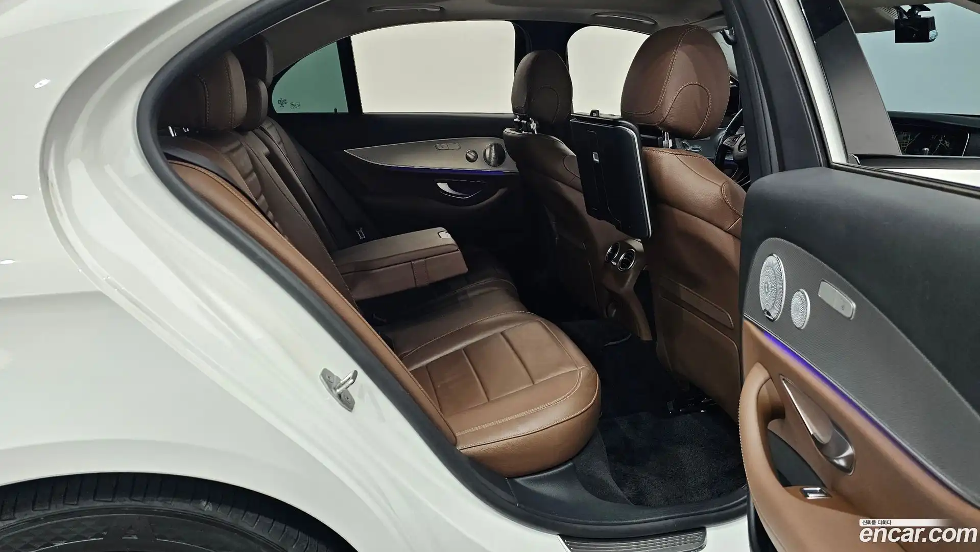 E-Class Mercedes-Benz 2016.7-OPTION-015