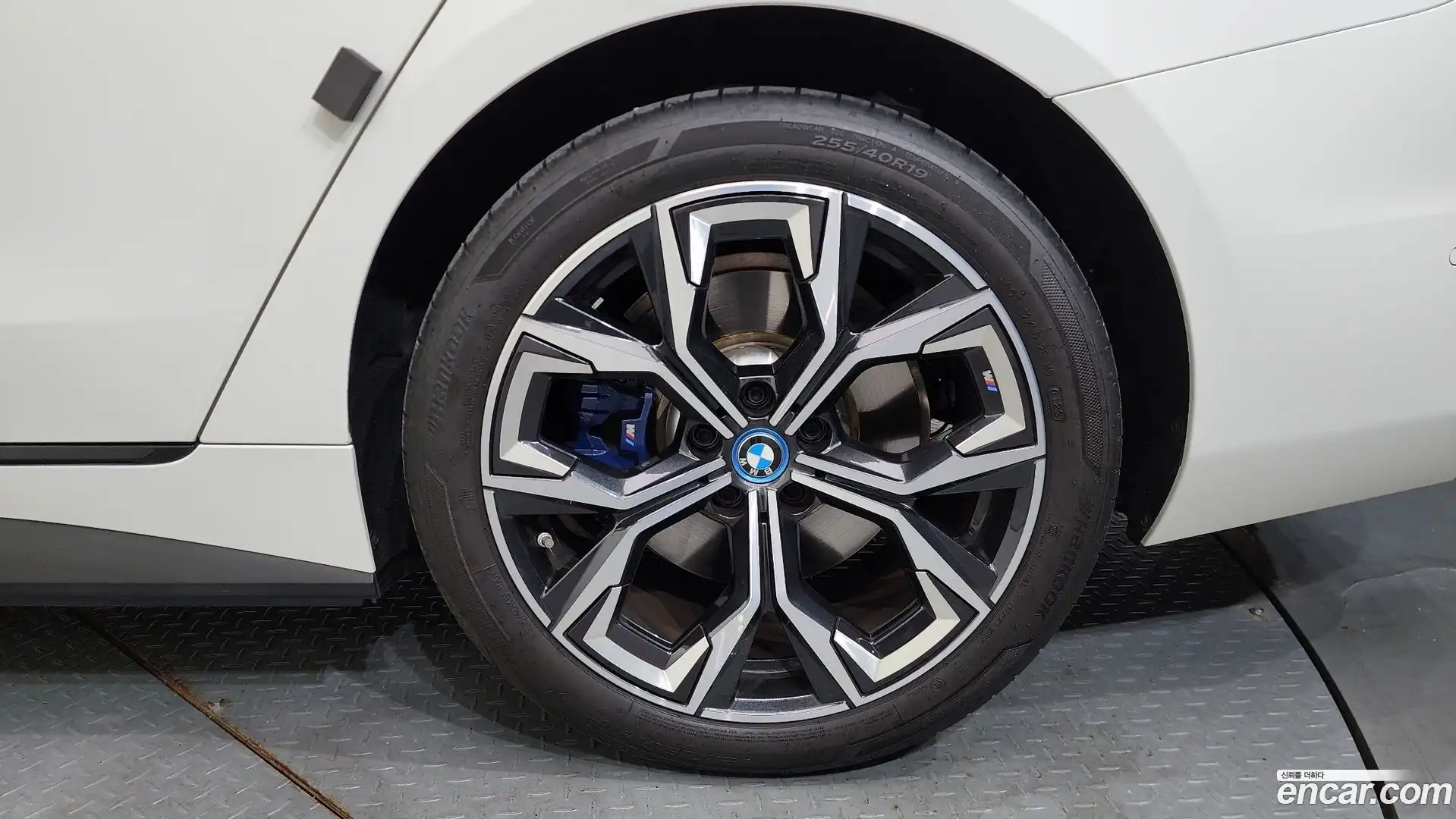 i4 BMW 2023.5-OUTER-031