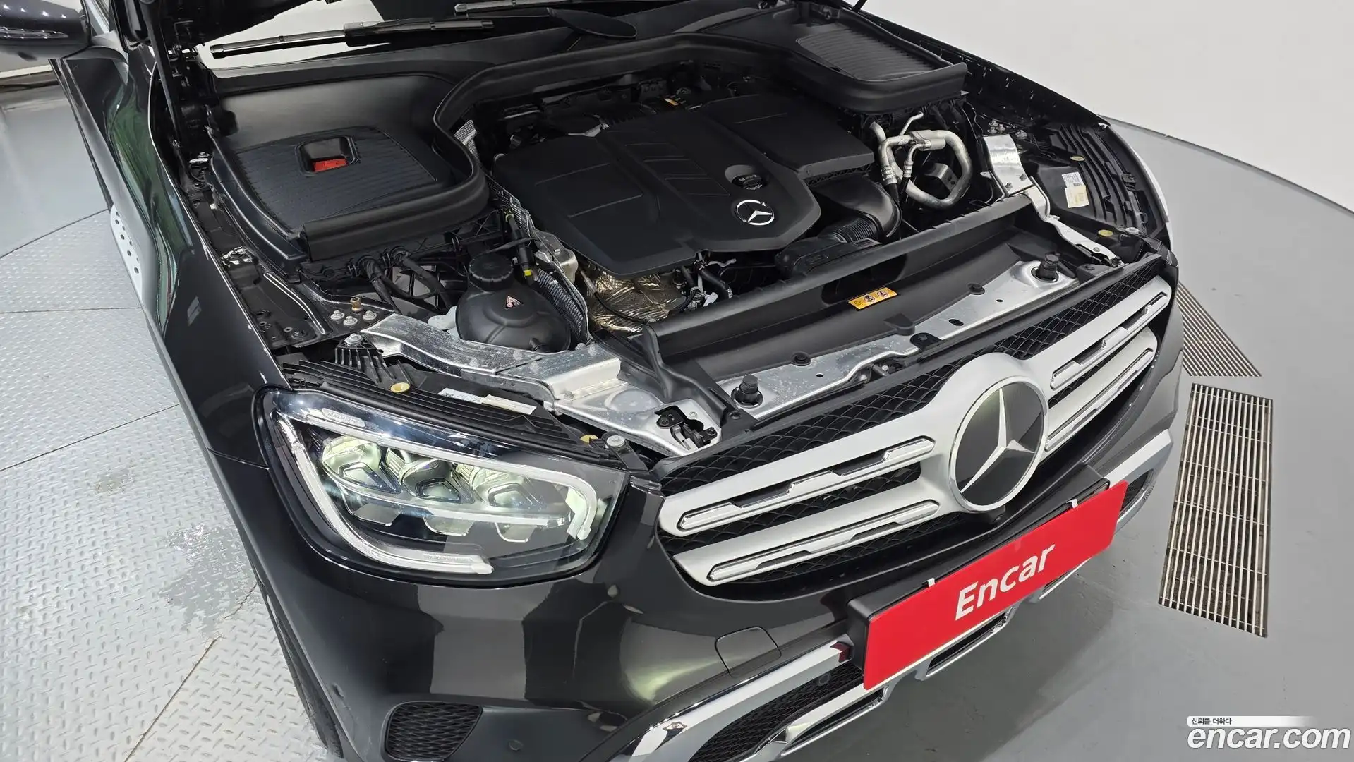 GLC-Class Mercedes-Benz 2022.8-OUTER-006