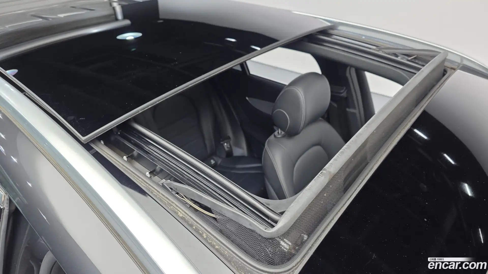 GLC-Class Mercedes-Benz 2022.8-OPTION-023