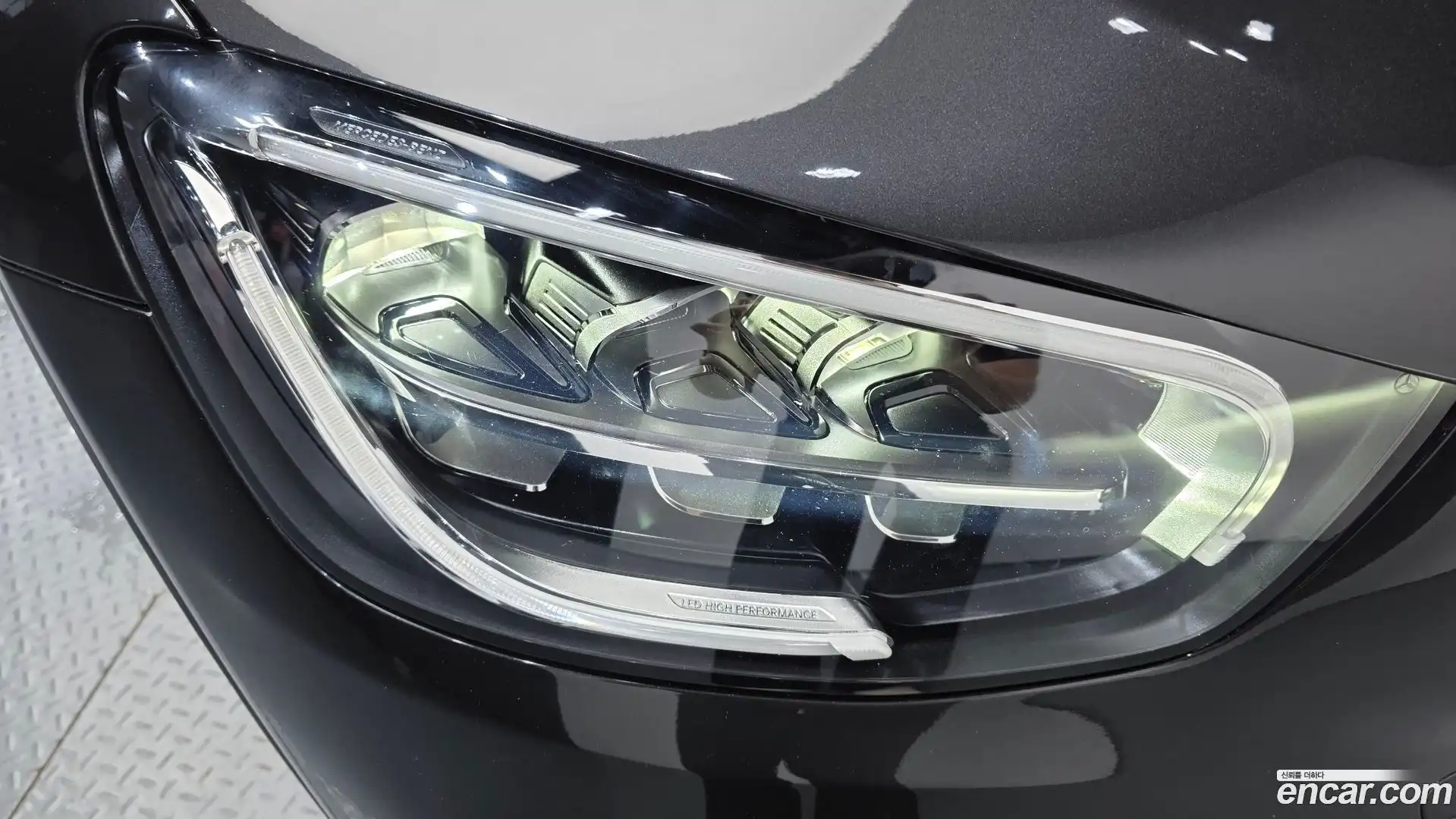 GLC-Class Mercedes-Benz 2022.8-OUTER-032