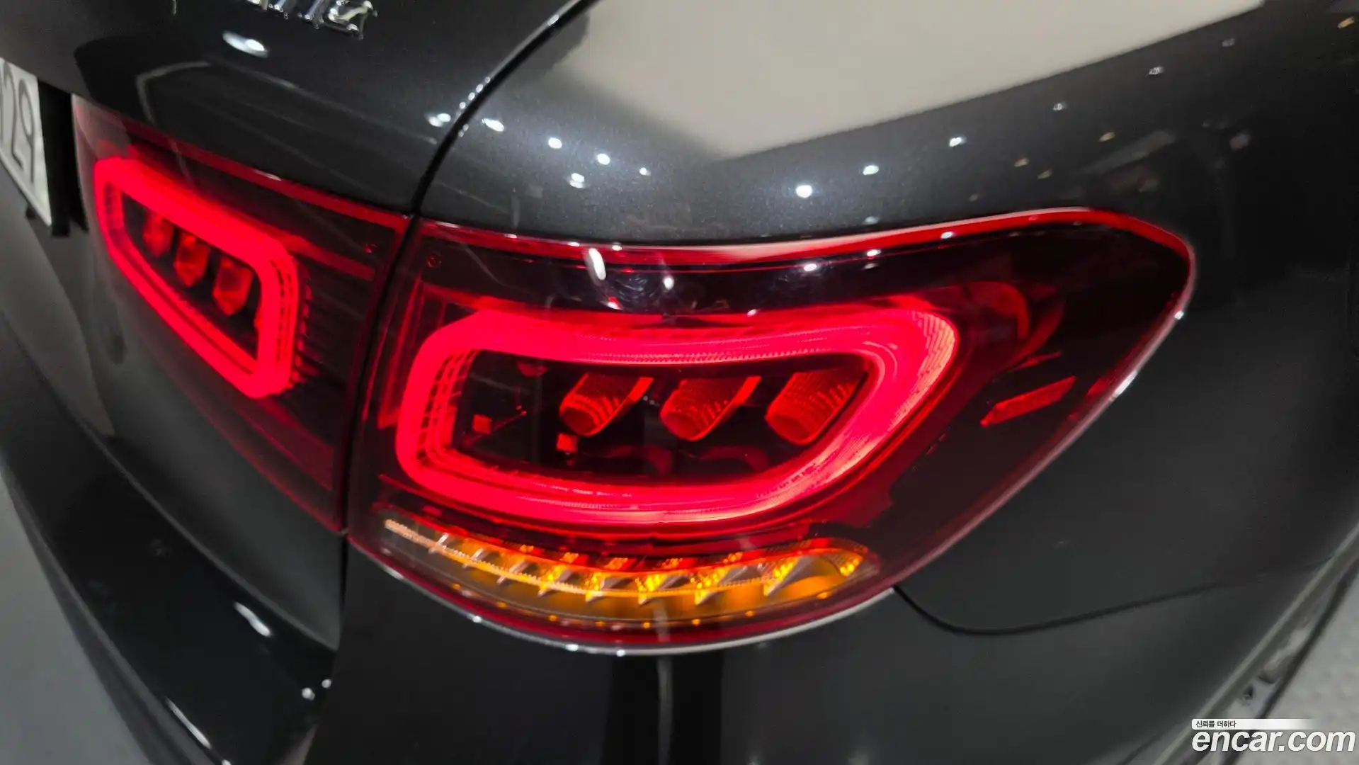 GLC-Class Mercedes-Benz 2022.8-OUTER-033