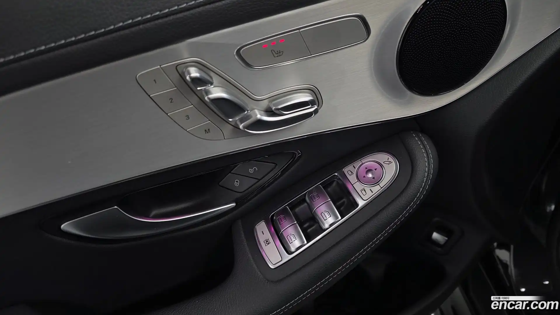 GLC-Class Mercedes-Benz 2022.8-OPTION-040