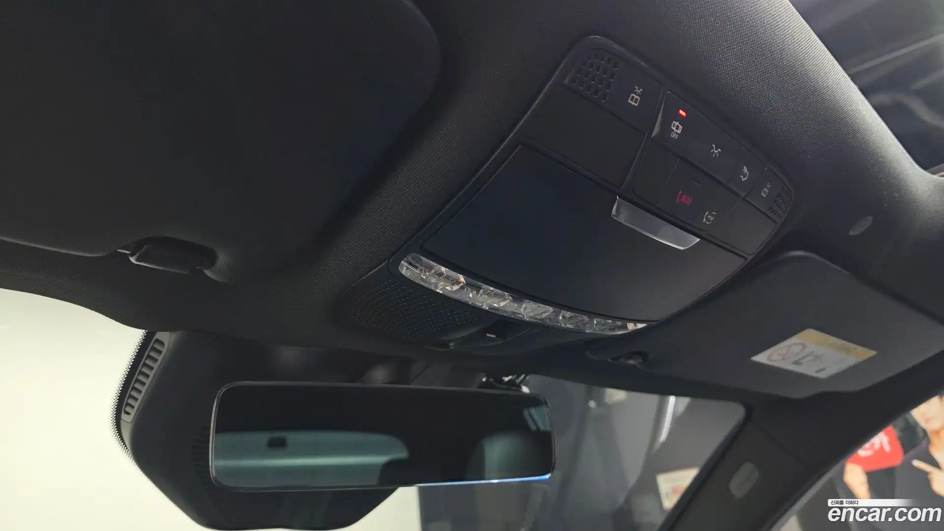 GLC-Class Mercedes-Benz 2022.8-OPTION-043