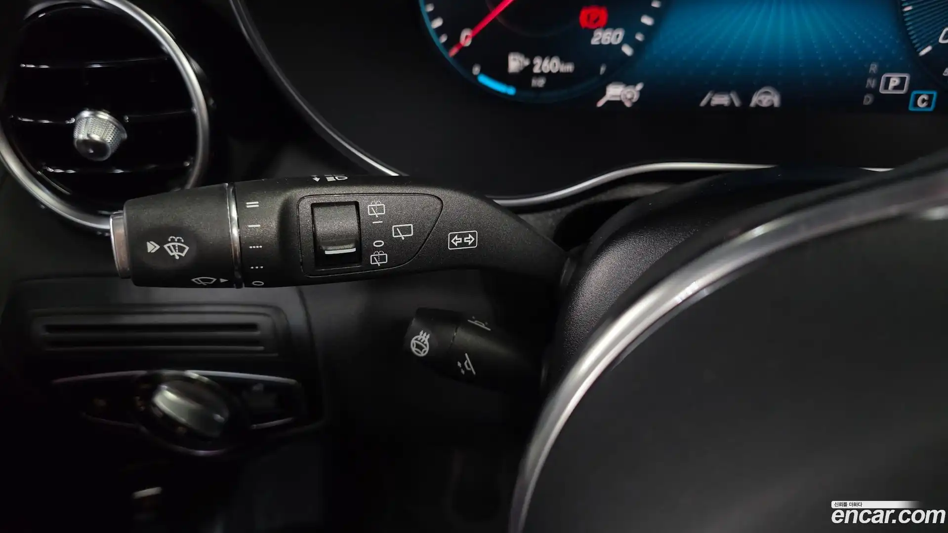 GLC-Class Mercedes-Benz 2022.8-OPTION-044