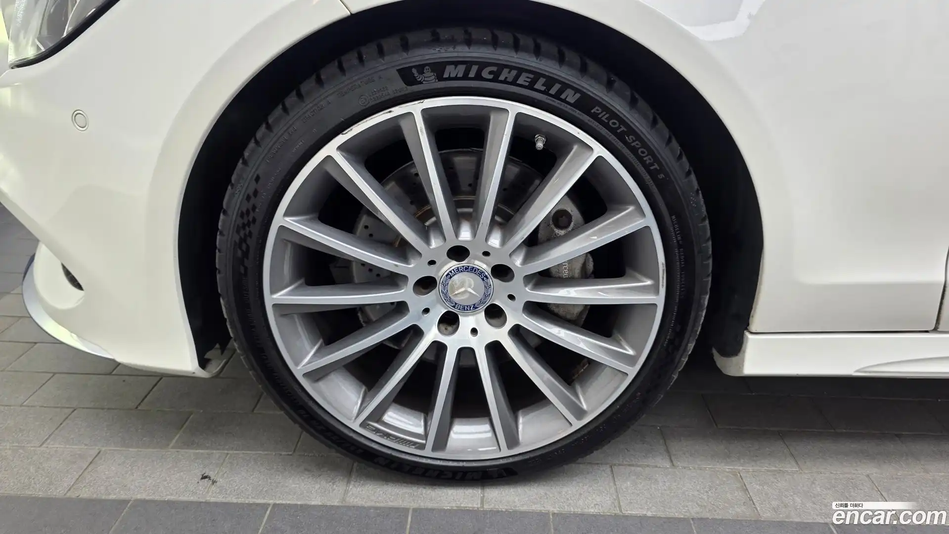 CLS-Class Mercedes-Benz 2016.8-OUTER-005