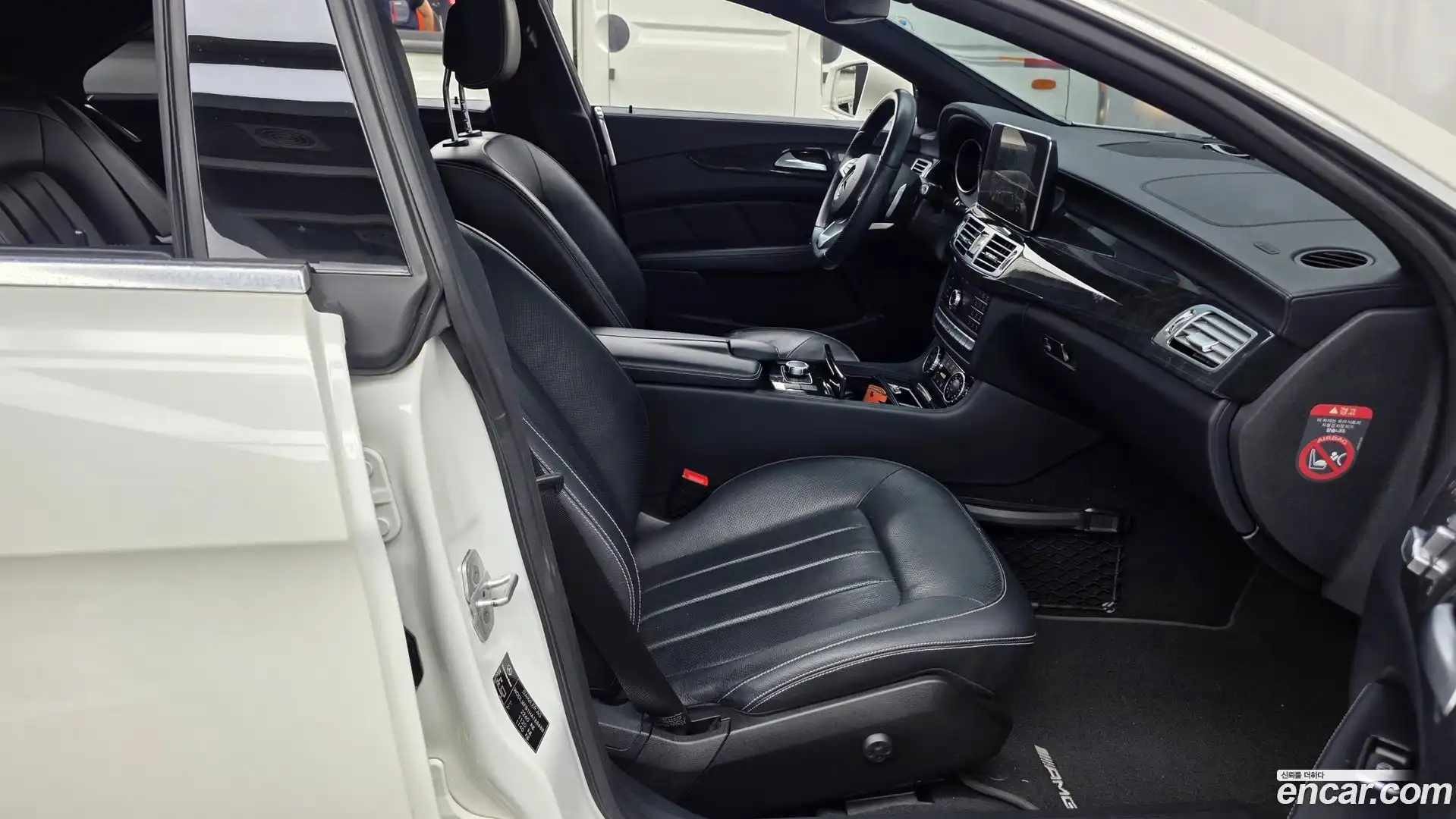CLS-Class Mercedes-Benz 2016.8-OPTION-015