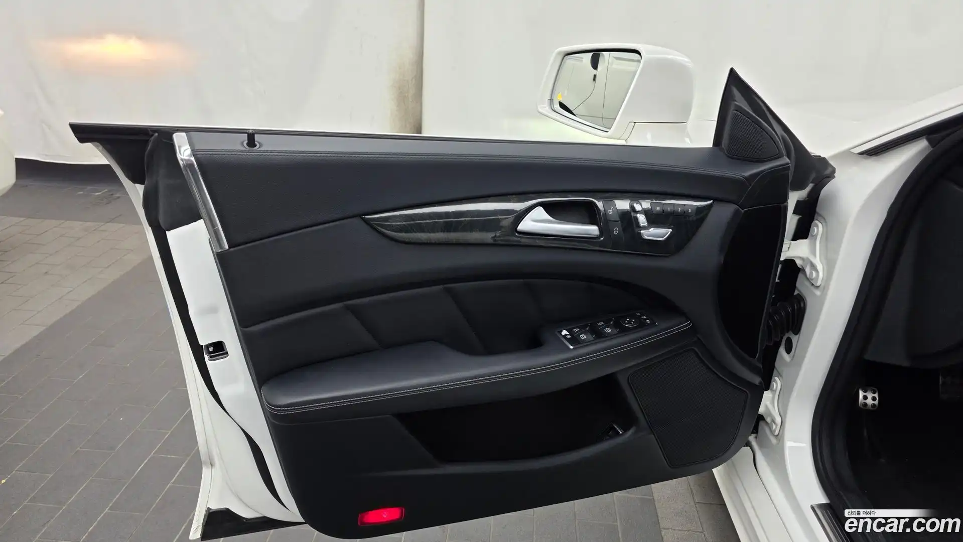 CLS-Class Mercedes-Benz 2016.8-INNER-034