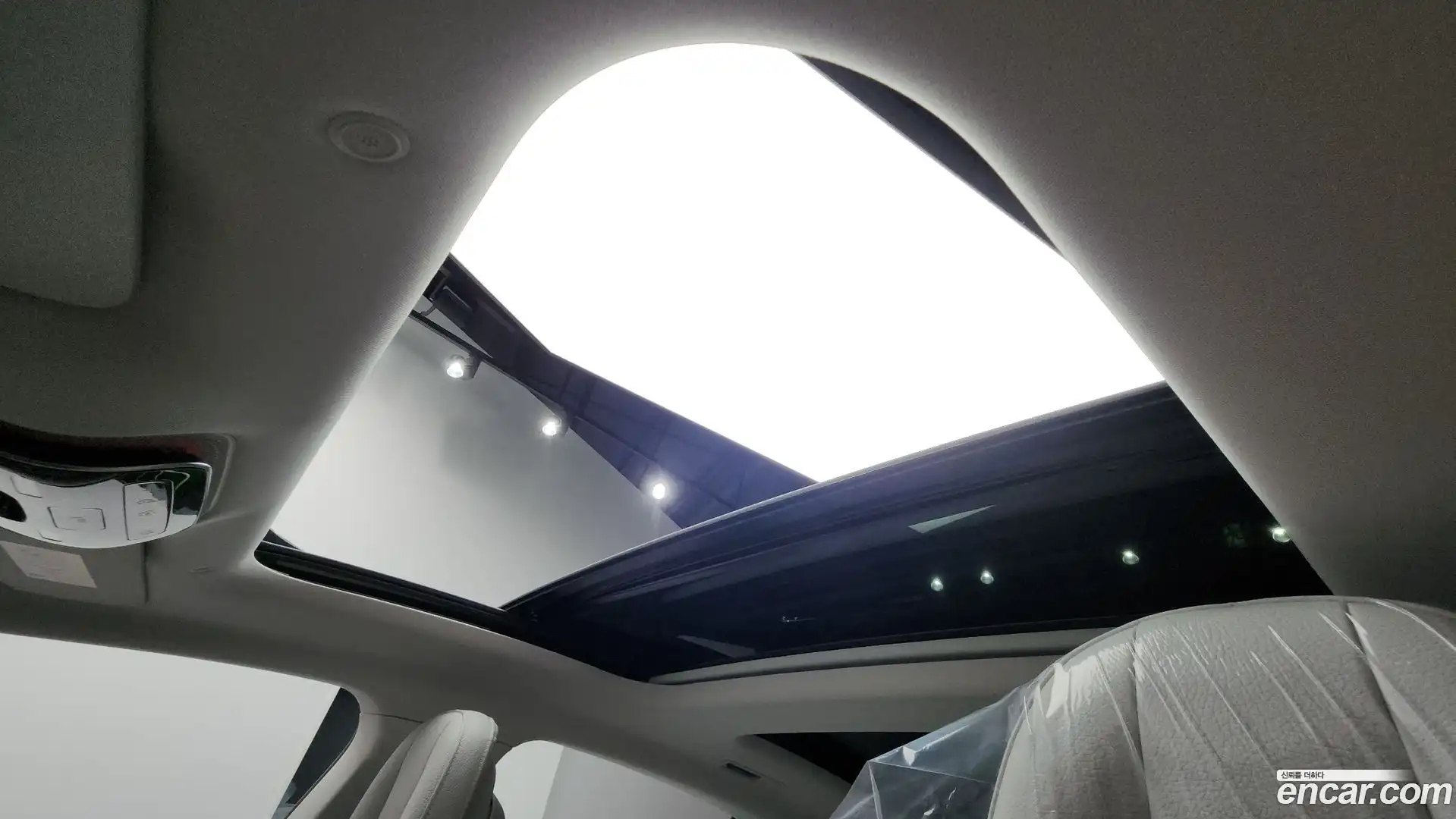 EQE Mercedes-Benz 2022.10-OPTION-021