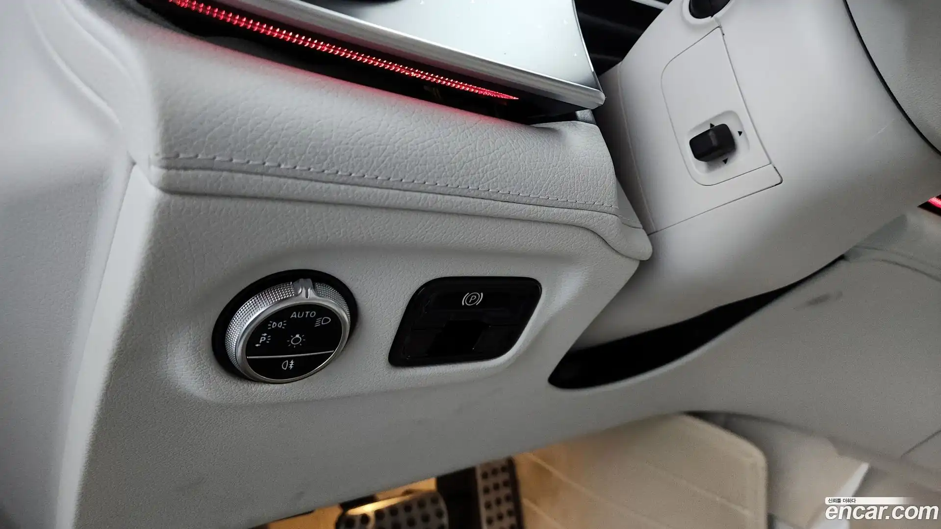 EQE Mercedes-Benz 2022.10-OPTION-041