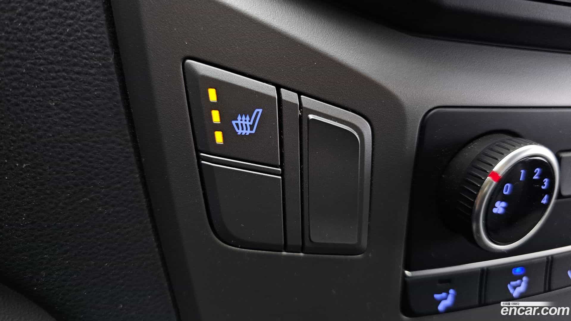 Starex Hyundai 2020.6-OPTION-022