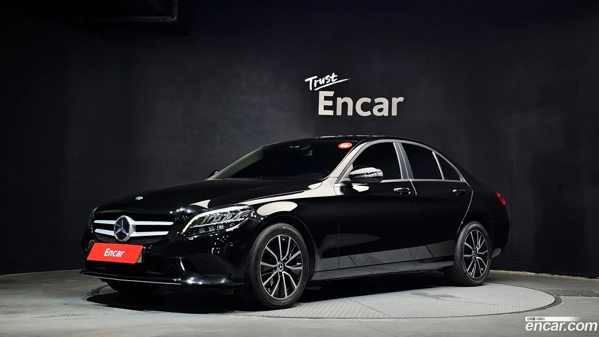 Main__Slider__Photo:C-Class Mercedes-Benz 2019.11-0
