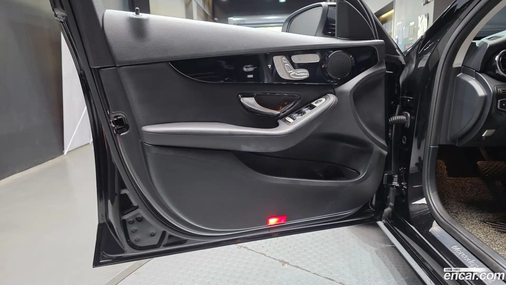 C-Class Mercedes-Benz 2019.11-INNER-034