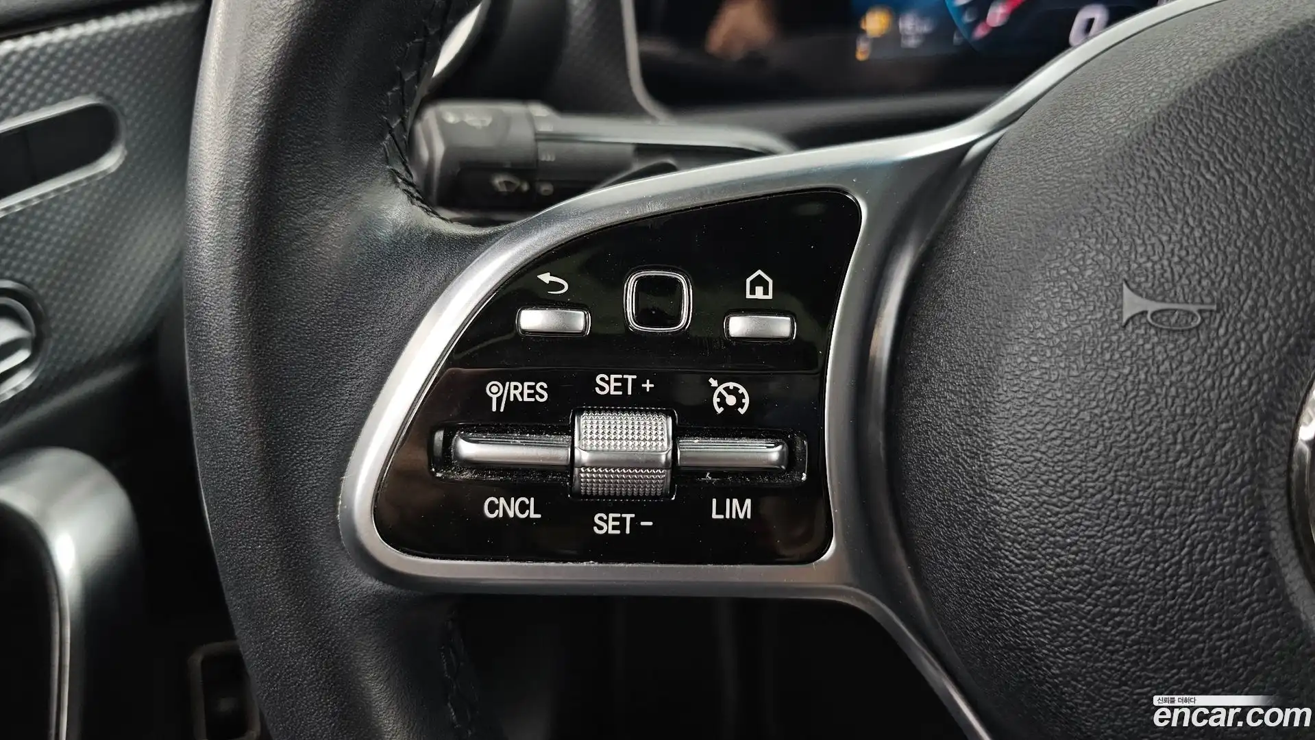A-Class Mercedes-Benz 2020.4-OPTION-023