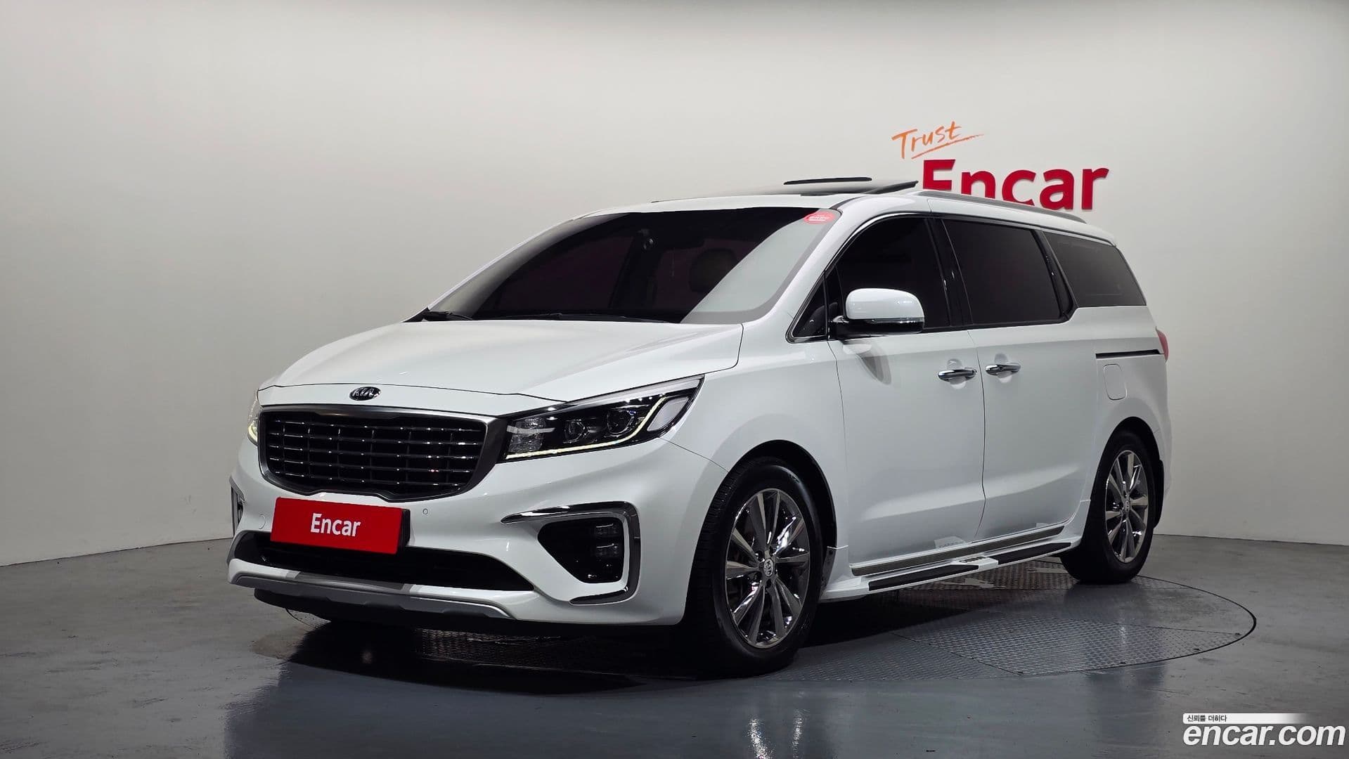 Main__Slider__Photo:Canival Kia 2019.5-0