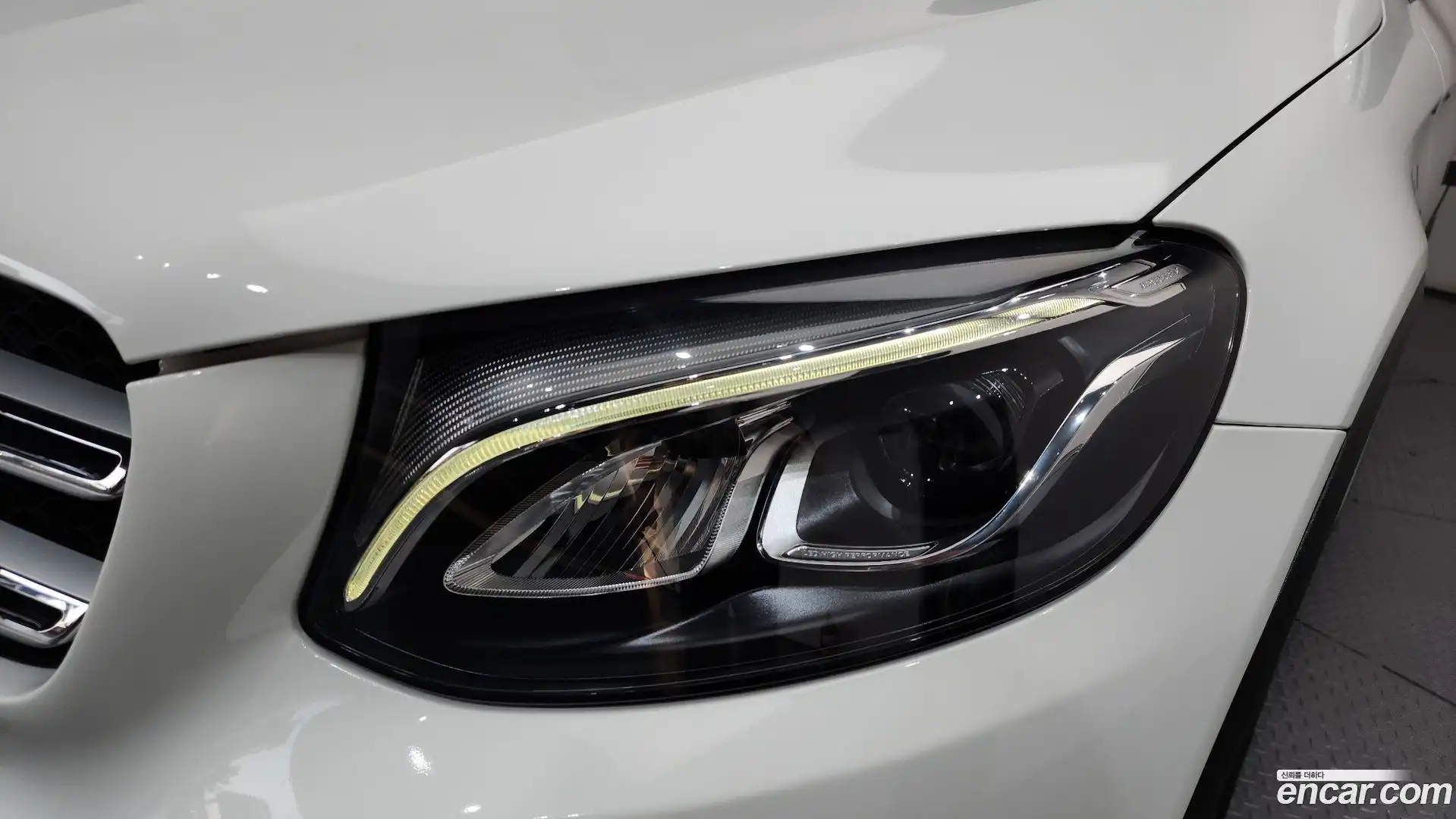GLC-Class Mercedes-Benz 2018.10-OUTER-032