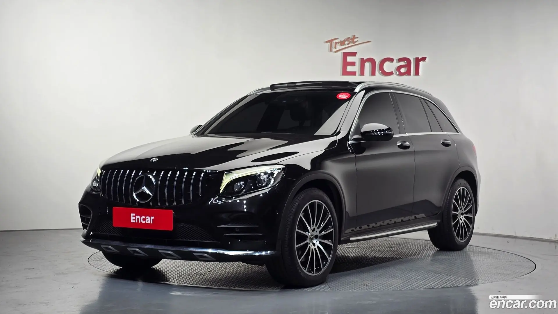 Main__Slider__Photo:GLC-Class Mercedes-Benz 2019.11-0