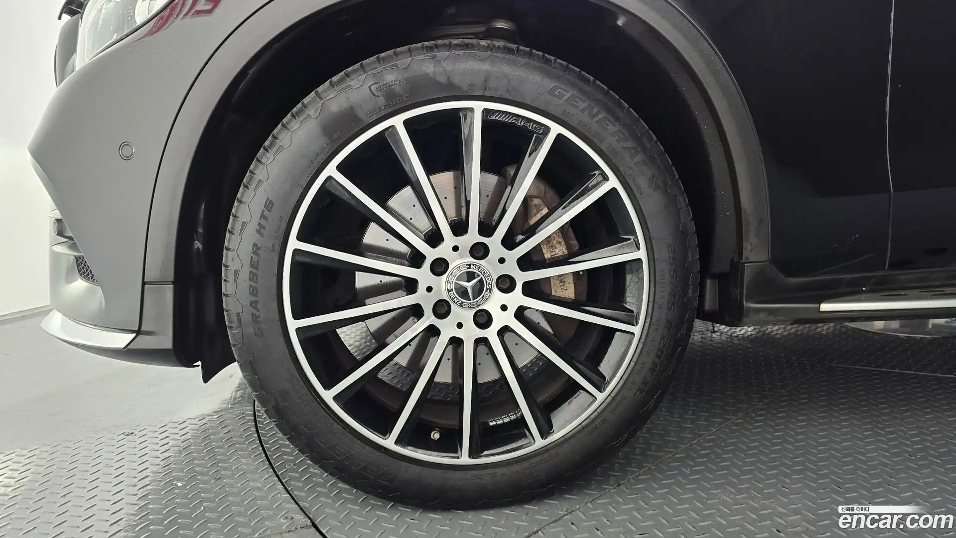 GLC-Class Mercedes-Benz 2019.11-OUTER-005