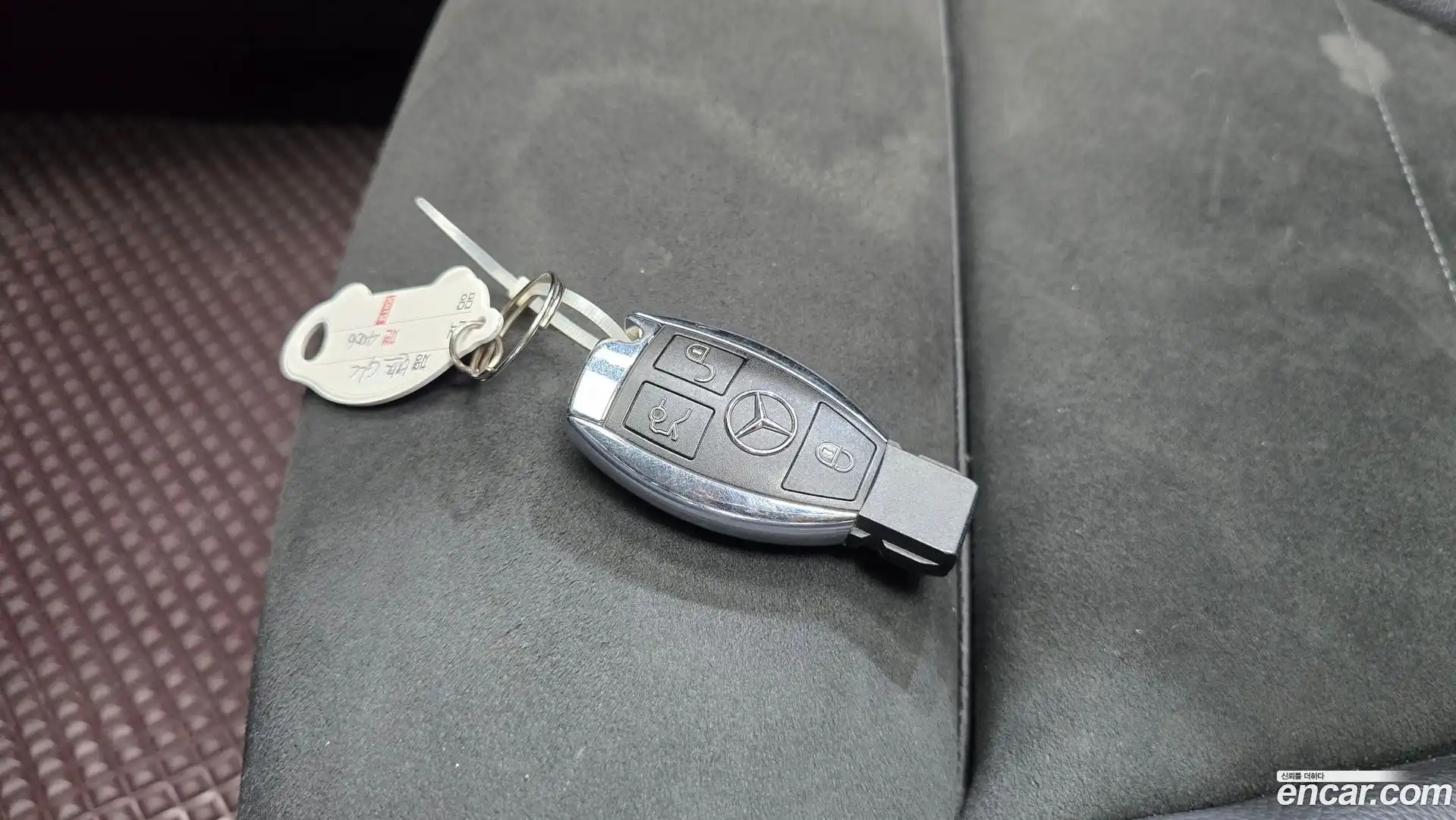 GLC-Class Mercedes-Benz 2019.11-OPTION-019