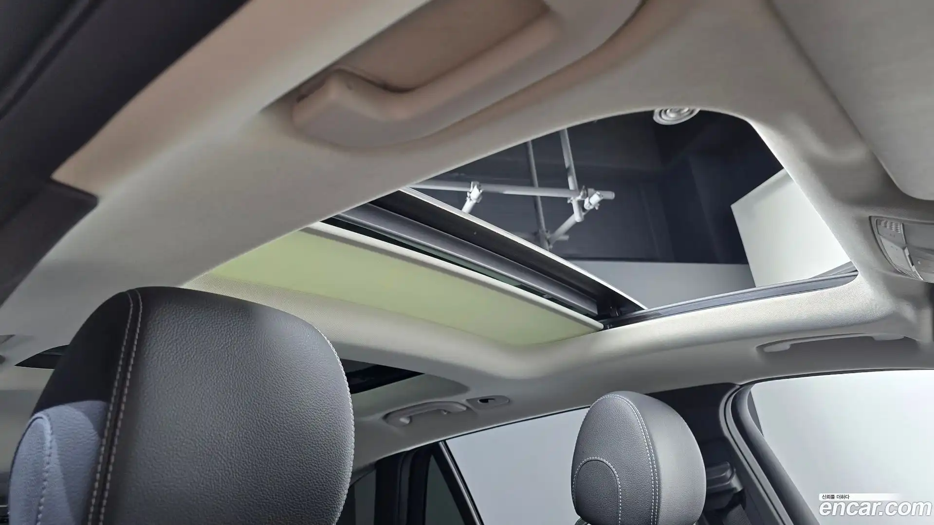GLC-Class Mercedes-Benz 2019.11-OPTION-020