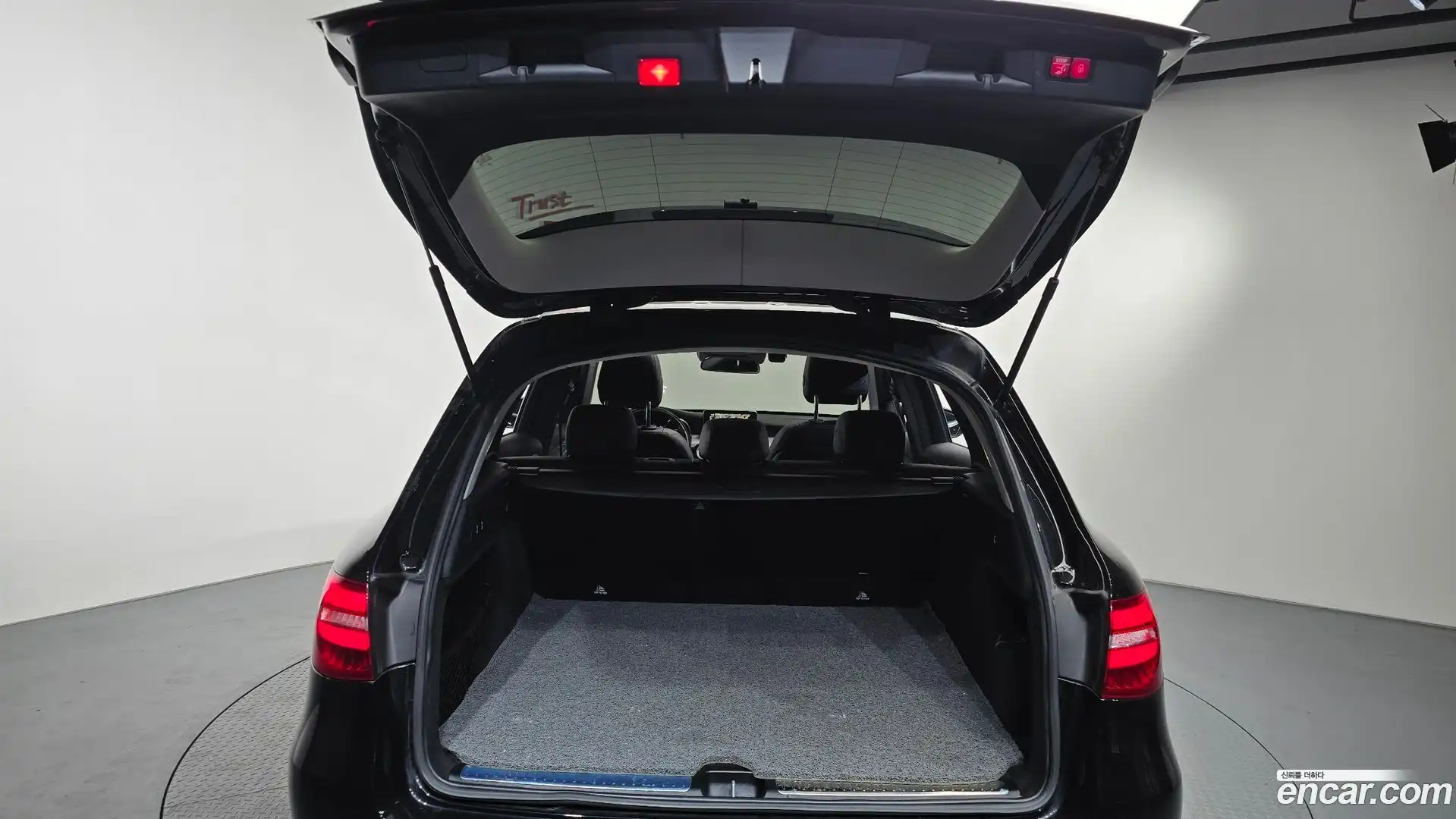 GLC-Class Mercedes-Benz 2019.11-OPTION-022