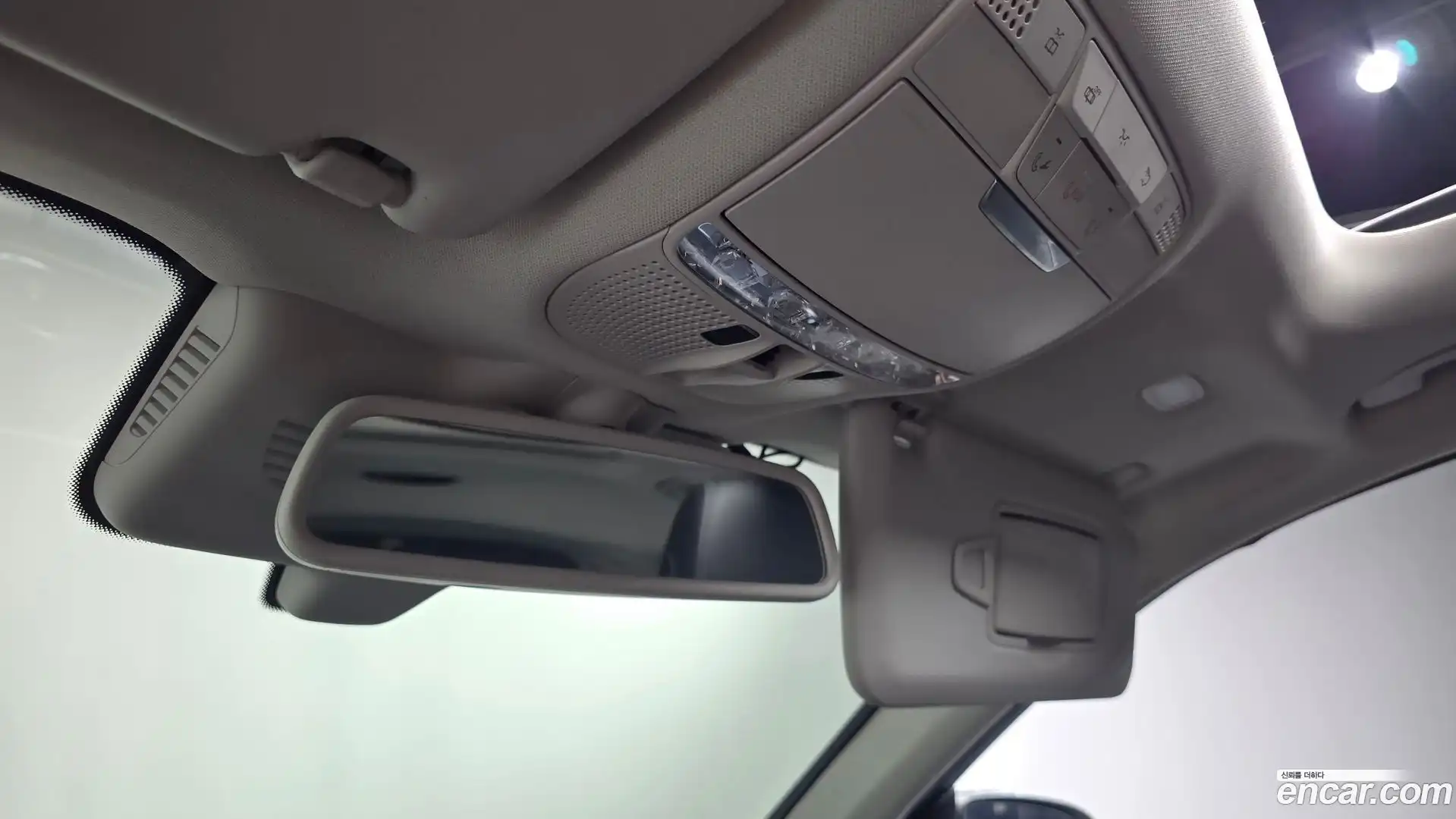 GLC-Class Mercedes-Benz 2019.11-OPTION-024