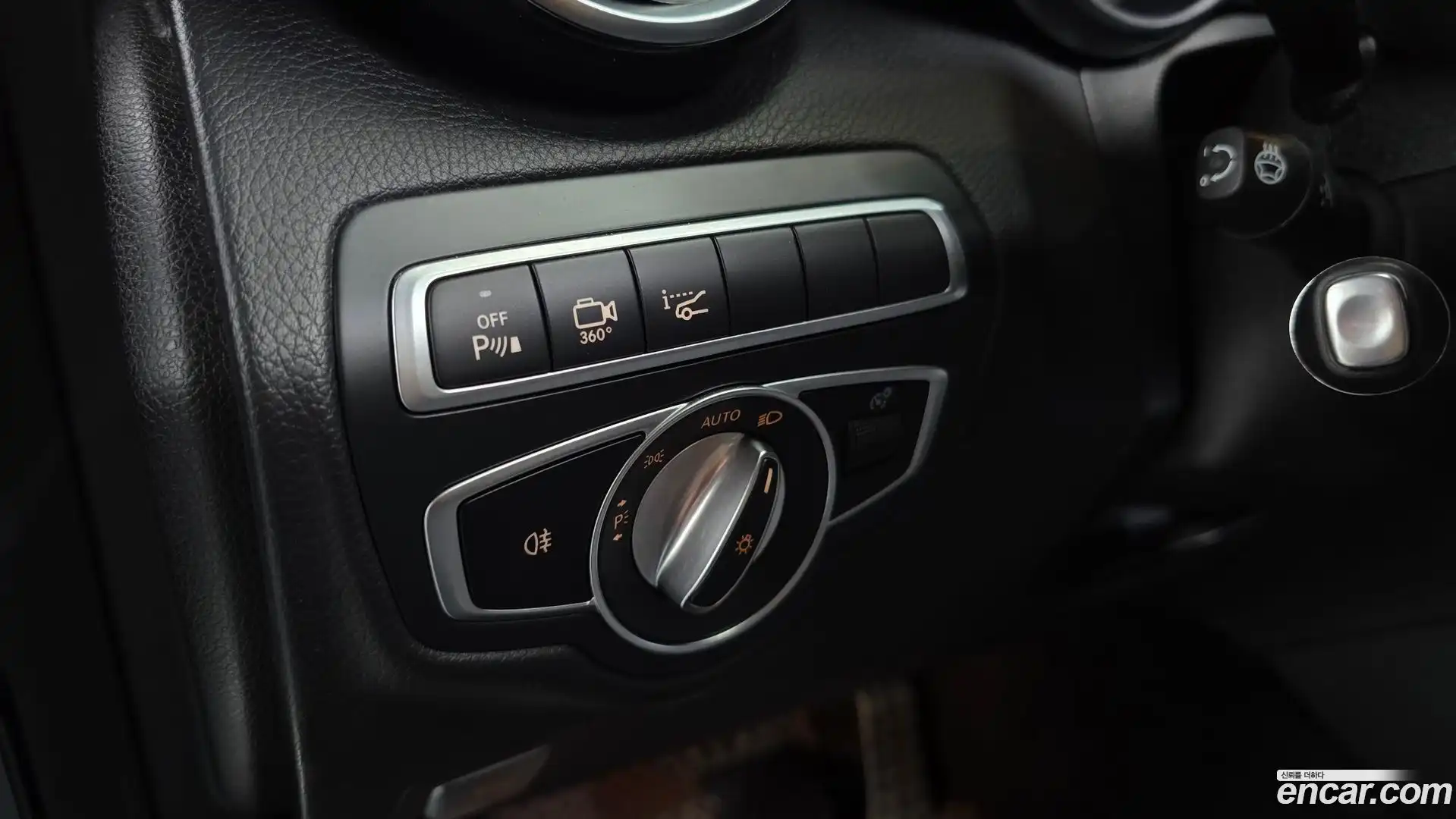 GLC-Class Mercedes-Benz 2019.11-OPTION-040